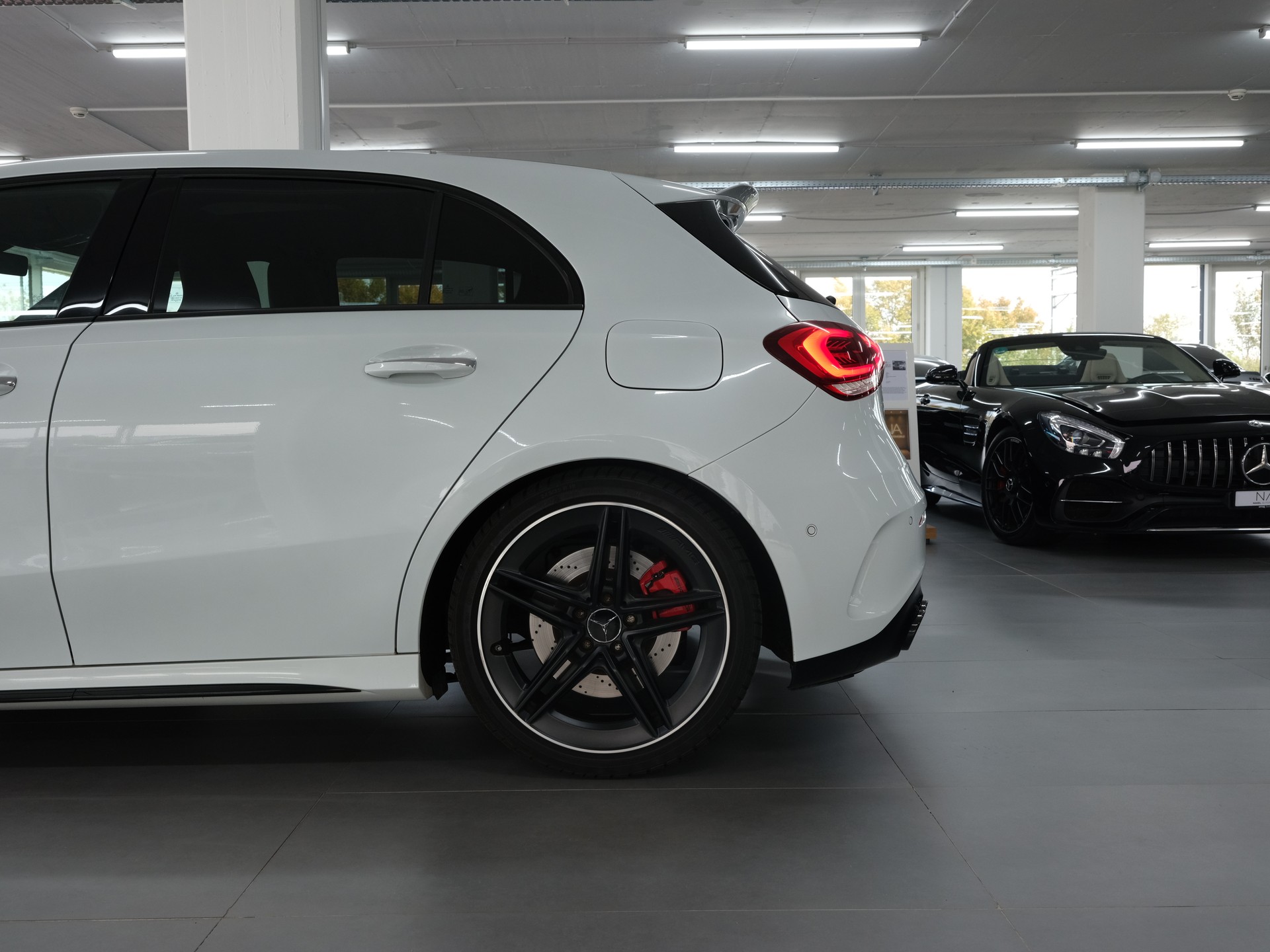 MERCEDES-BENZ A 45 S AMG 4Matic+ Edition 1 Speedshift *AMG Performance* *360 Kamera* *Panorama*-image-7