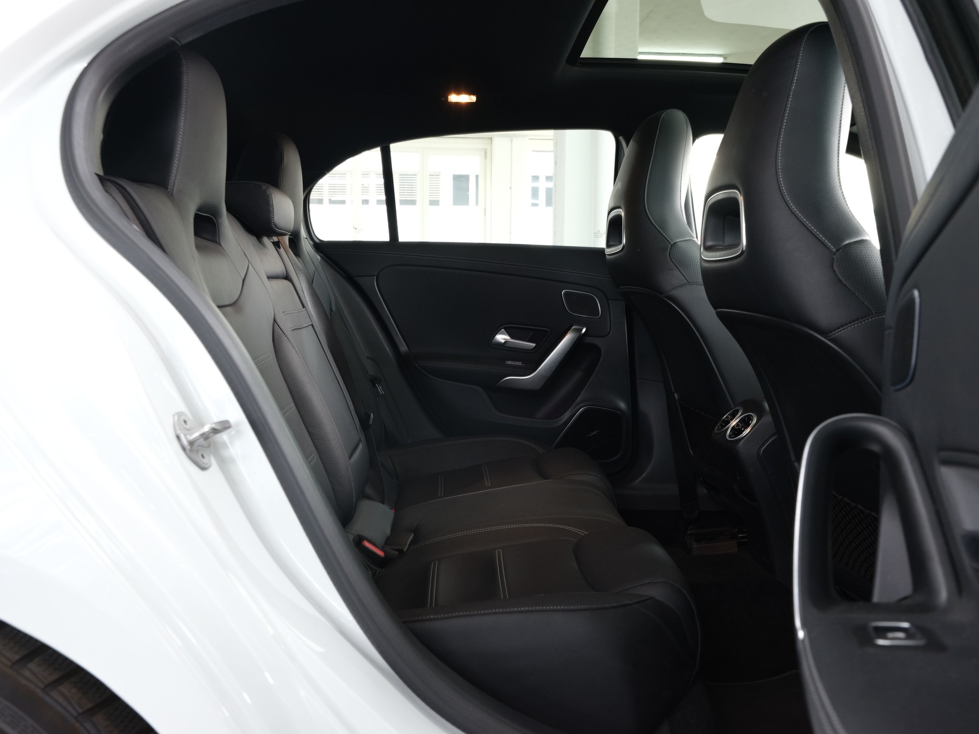 MERCEDES-BENZ A 45 S AMG 4Matic+ Edition 1 Speedshift *AMG Performance* *360 Kamera* *Panorama*-image-28