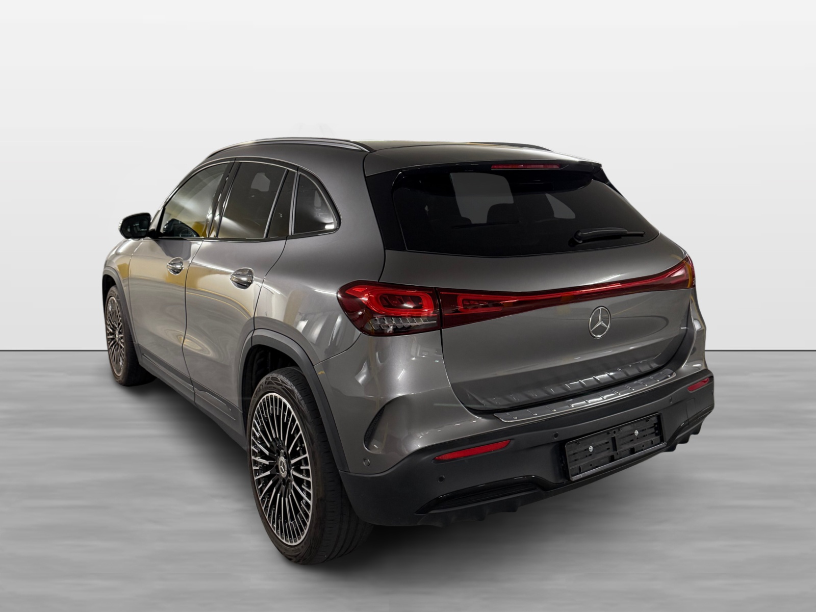 MERCEDES-BENZ EQA 350 AMG Line 4Matic-image-6
