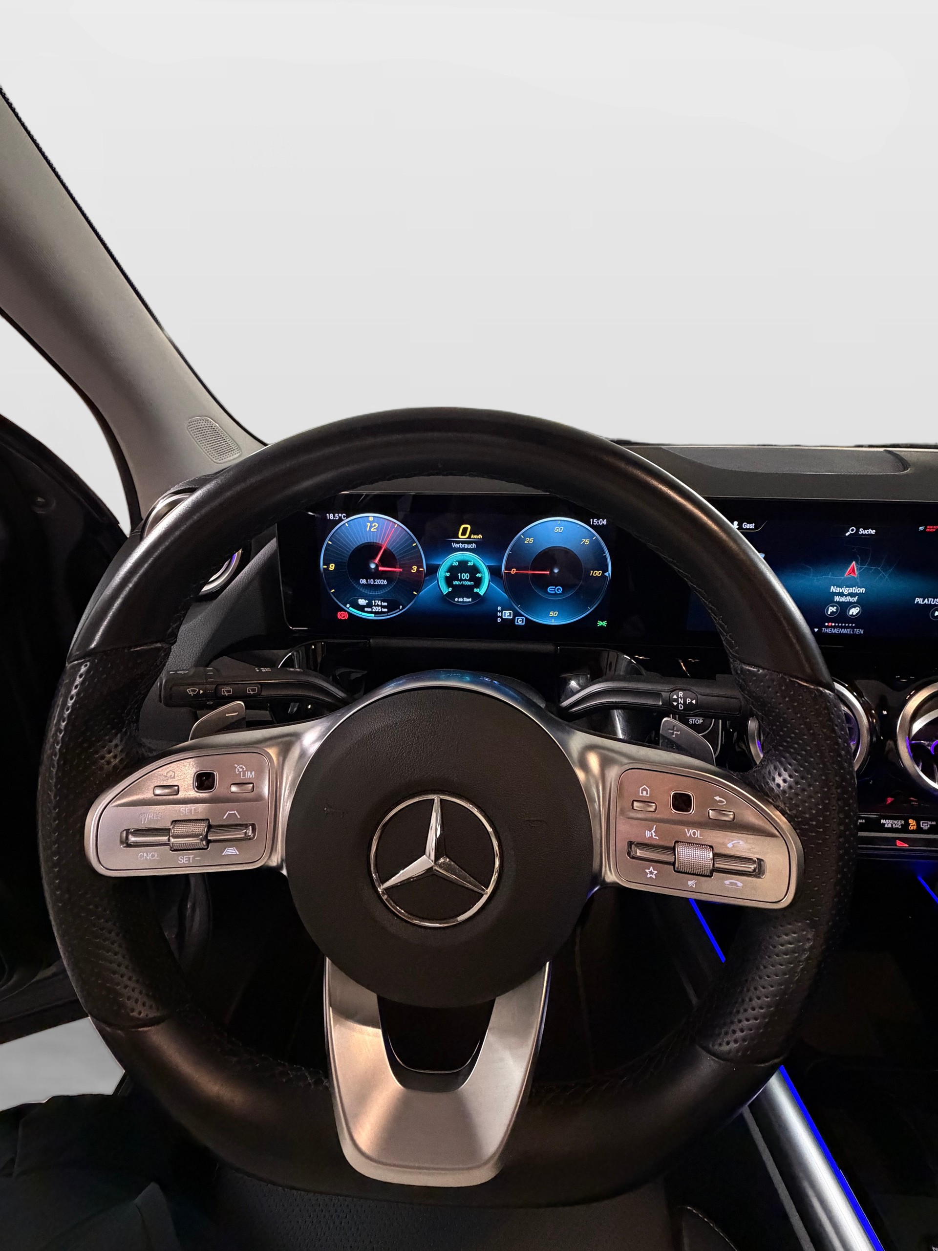 MERCEDES-BENZ EQA 350 AMG Line 4Matic-image-12