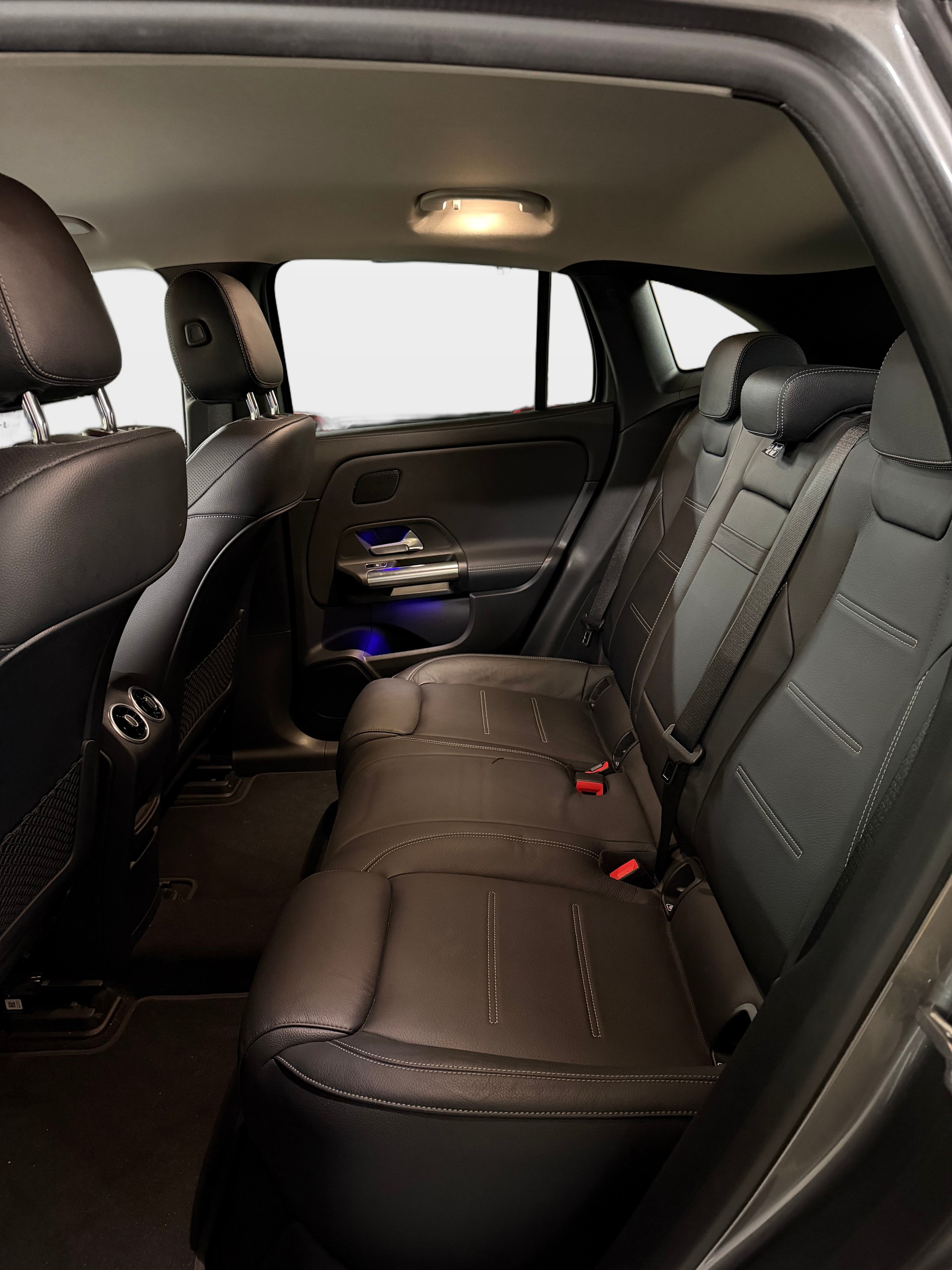 MERCEDES-BENZ EQA 350 AMG Line 4Matic-image-16