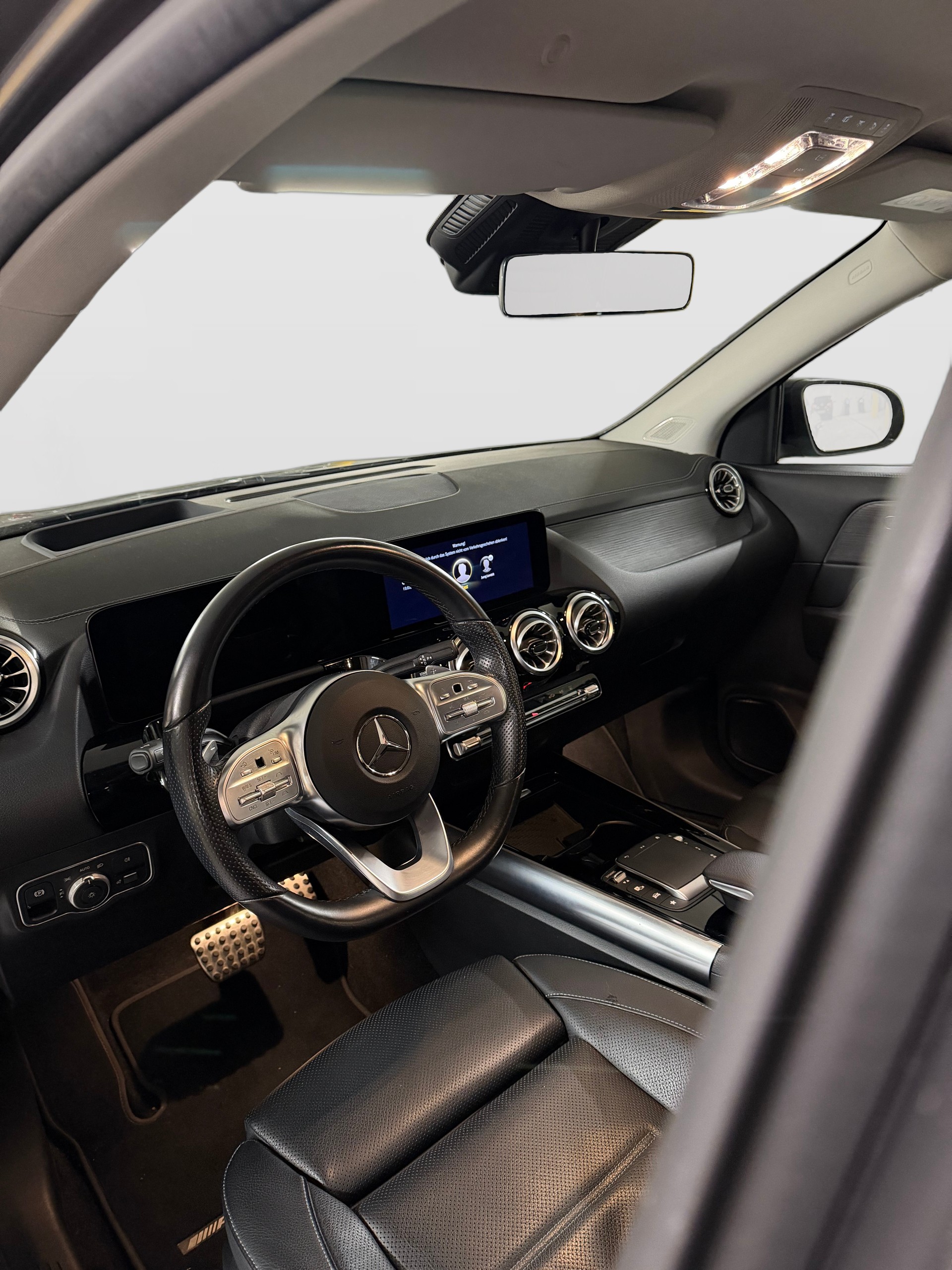 MERCEDES-BENZ EQA 350 AMG Line 4Matic-image-8