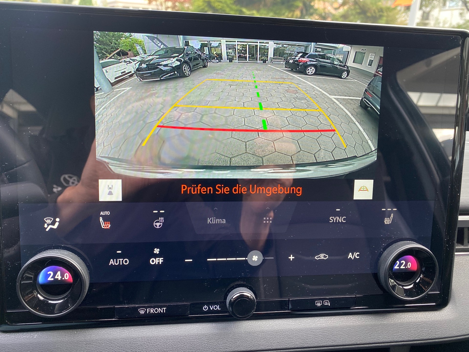 TOYOTA C-HR+ 77 kWh Style AWD-image-6