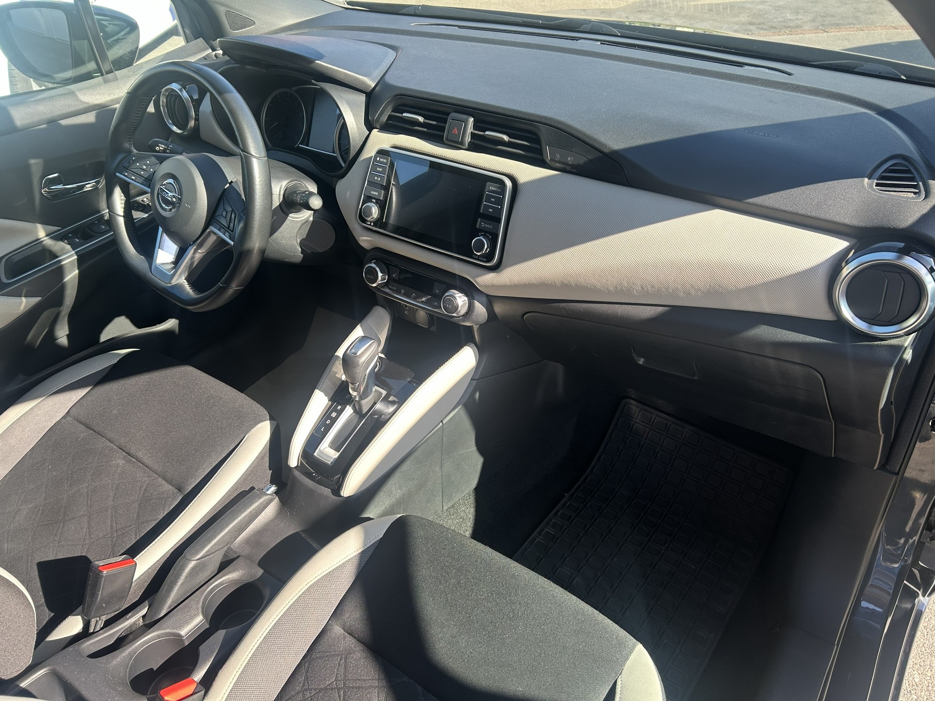 NISSAN Micra IG-T 100 n-connecta Xtronic-image-4