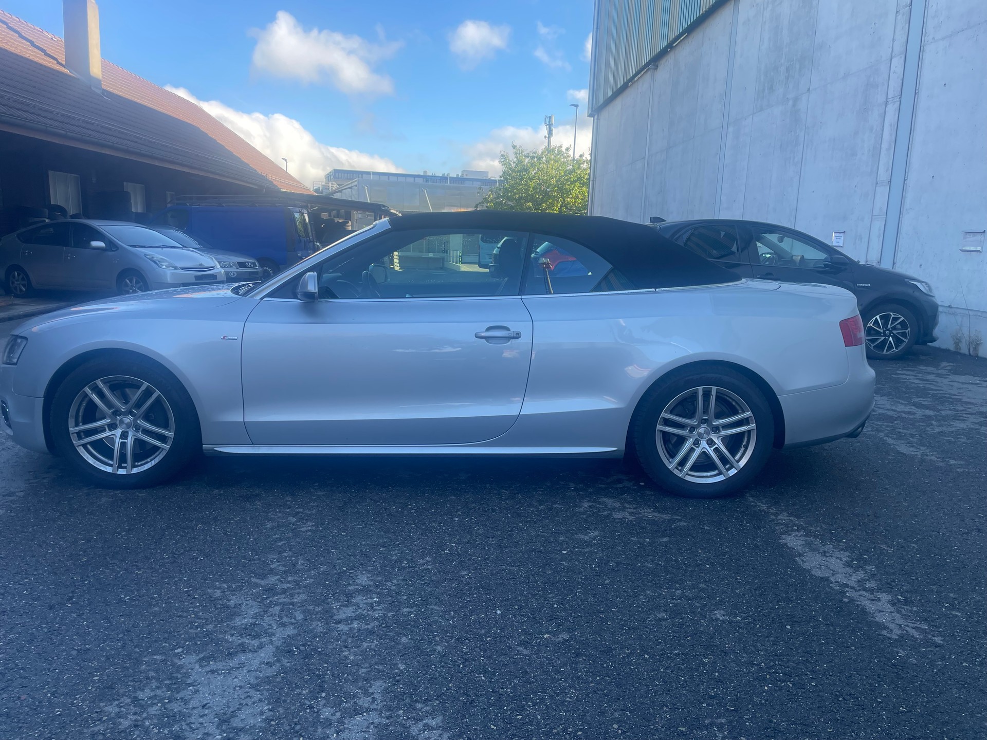 AUDI A5 Cabriolet 2.0 TFSI Tronic S line-image-6