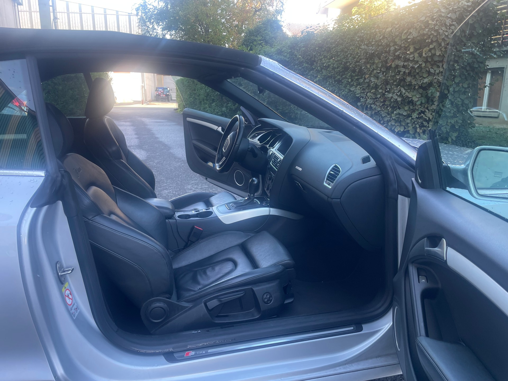 AUDI A5 Cabriolet 2.0 TFSI Tronic S line-image-13