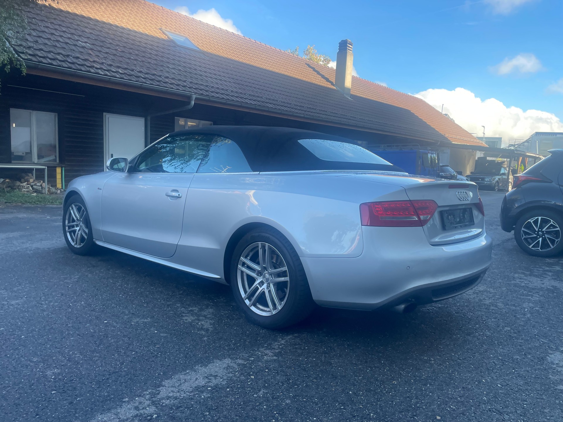 AUDI A5 Cabriolet 2.0 TFSI Tronic S line-image-4