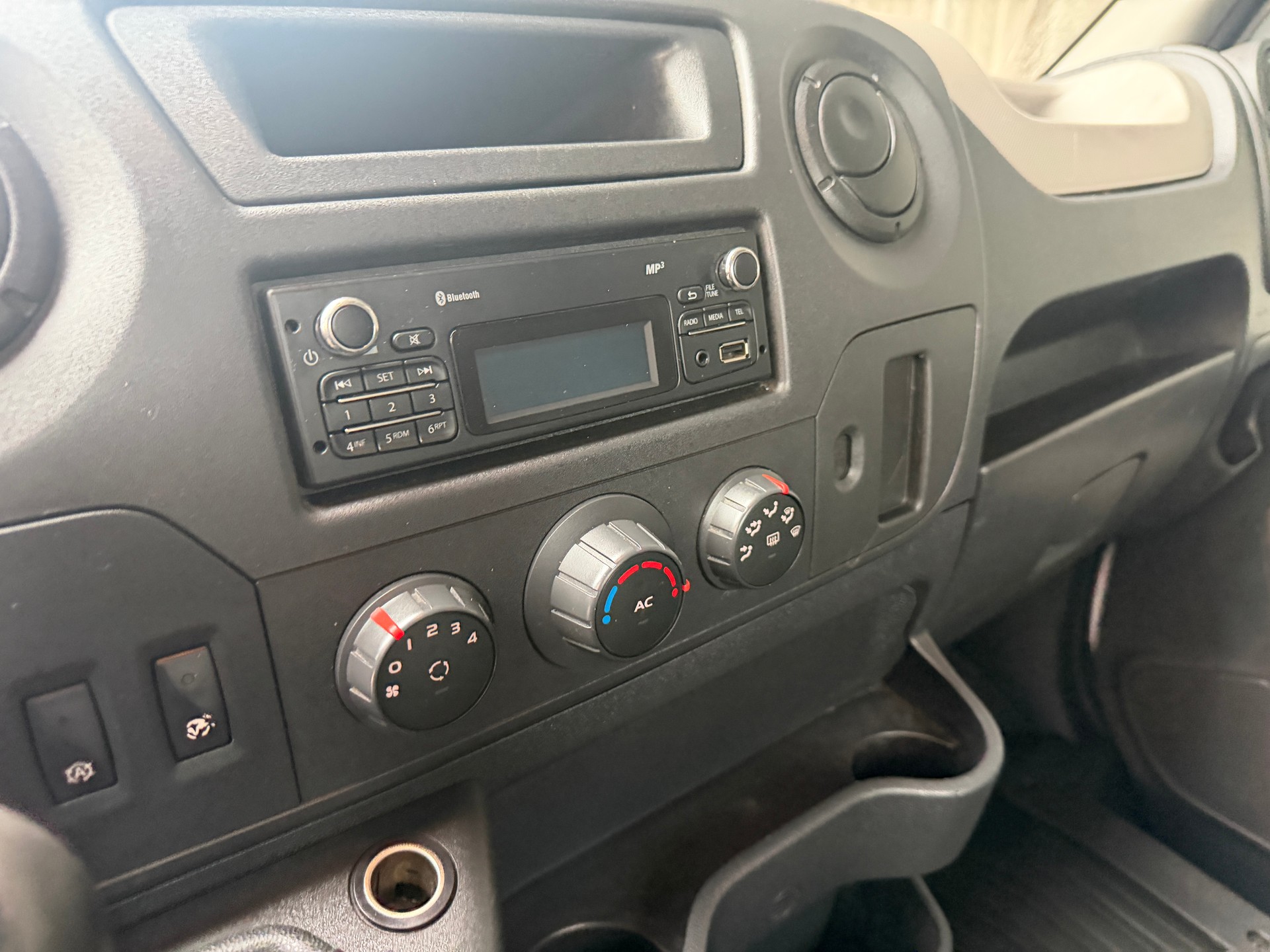 RENAULT Master P35 ENERGY dCi 165 L2 DB / Kran-image-10