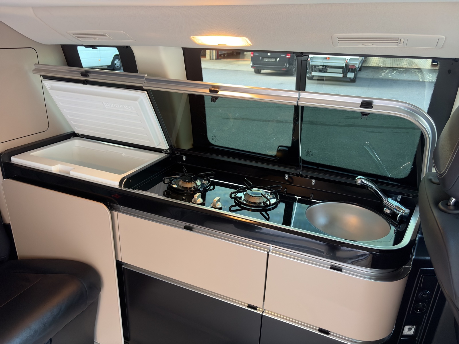 MERCEDES-BENZ Marco Polo 300 d 4M Automat-image-13