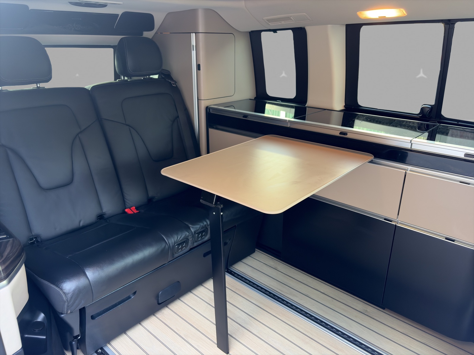 MERCEDES-BENZ Marco Polo 300 d 4M Automat-image-12