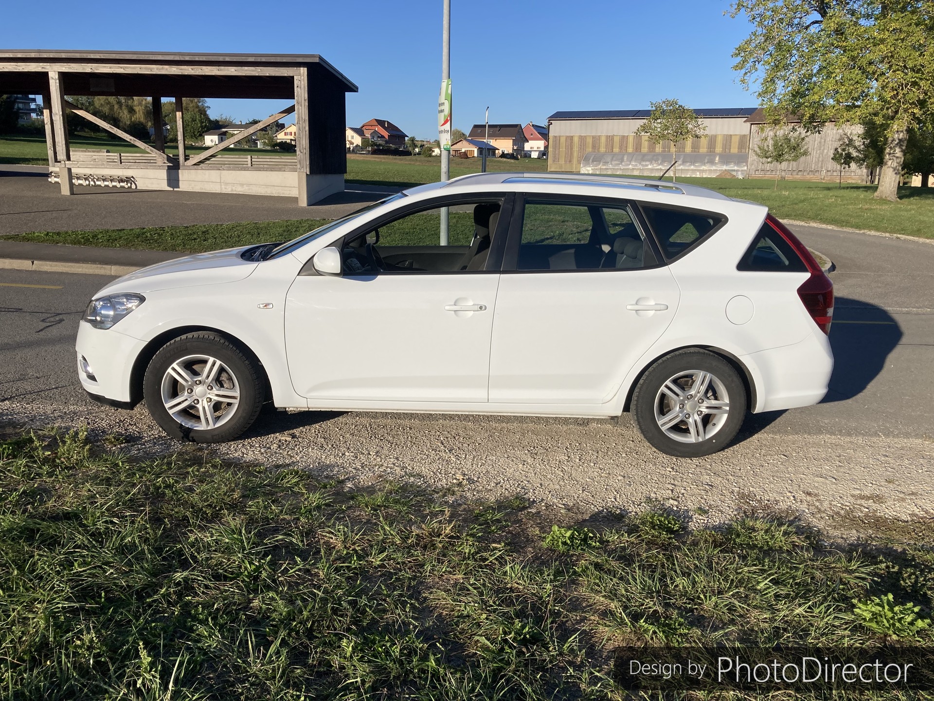 KIA Cee'd Sporty Wagon 1.4 16V Basic-image-1