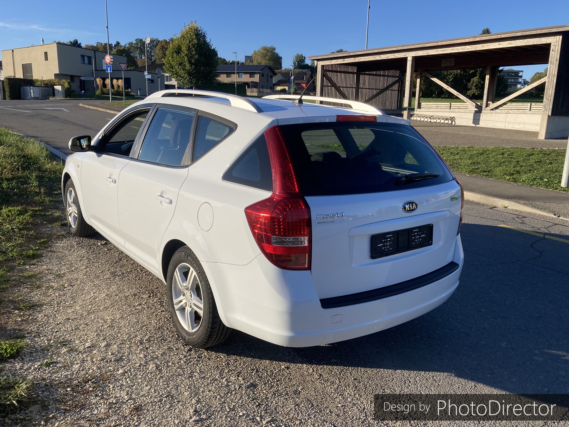 KIA Cee'd Sporty Wagon 1.4 16V Basic-image-13