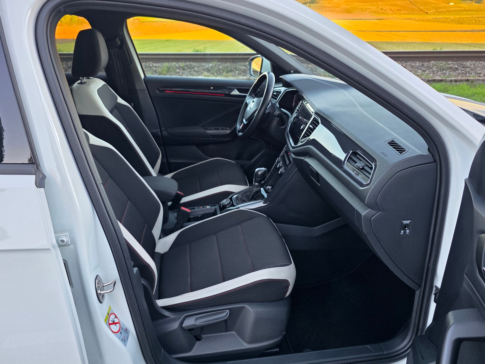 VW T-Roc 2.0 TSI Sport DSG 4Motion-image-9