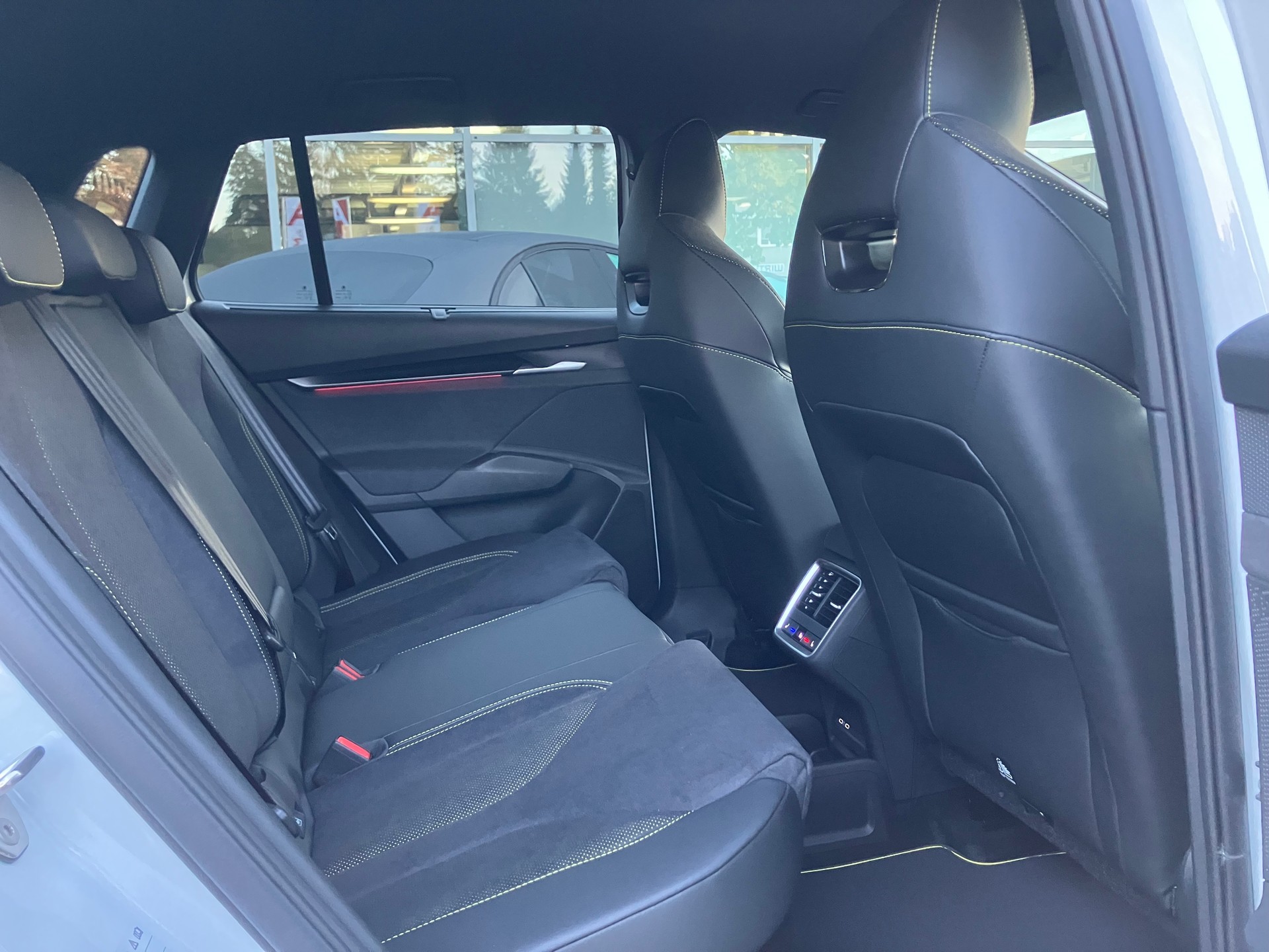 SKODA Elroq RS 4x4-image-7