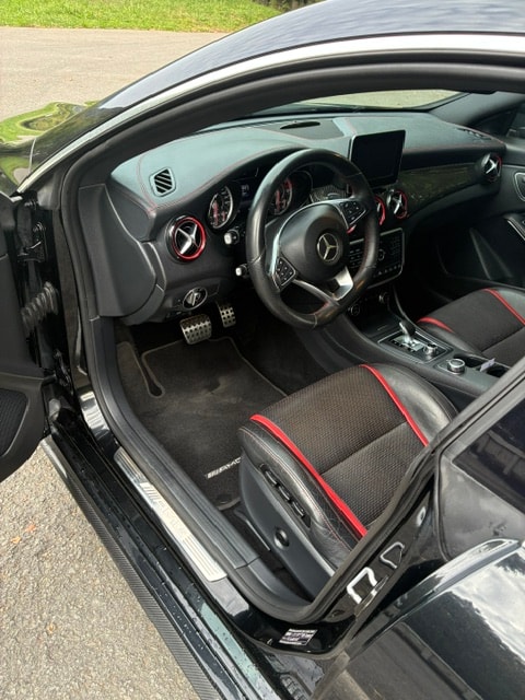 MERCEDES-BENZ CLA Shooting Brake 45 AMG 4Matic Speedshift-image-4