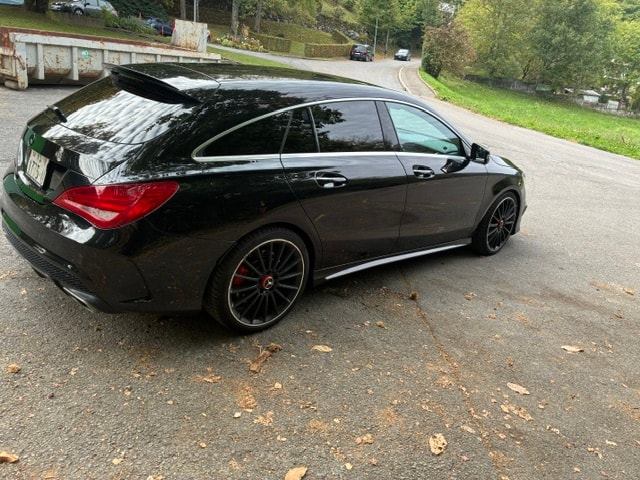 MERCEDES-BENZ CLA Shooting Brake 45 AMG 4Matic Speedshift-image-2