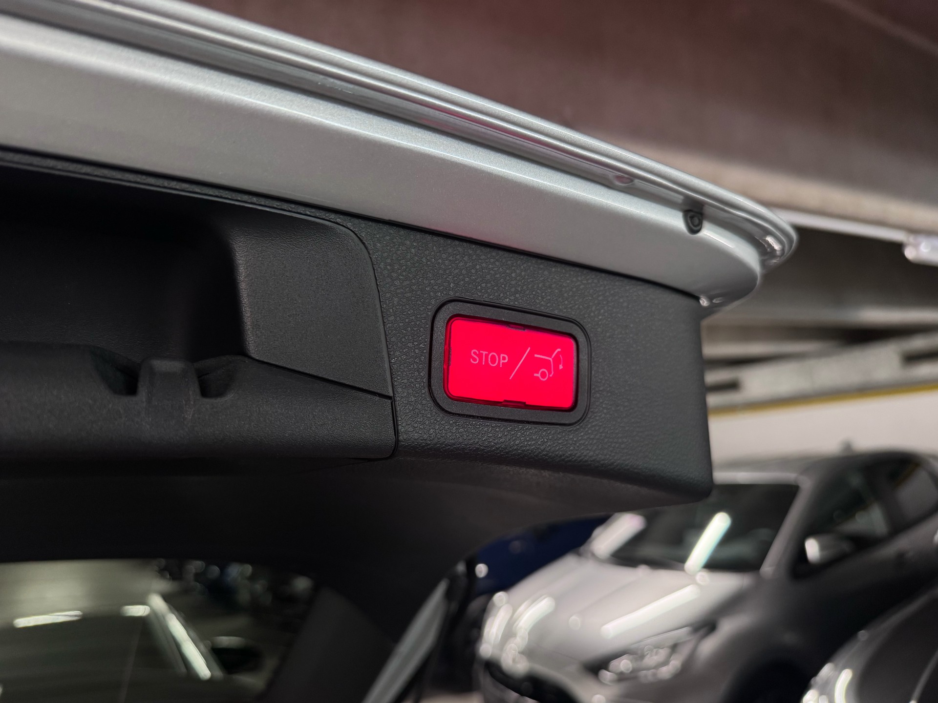 MERCEDES-BENZ C 220 d AMG Line 9G-Tronic-image-11