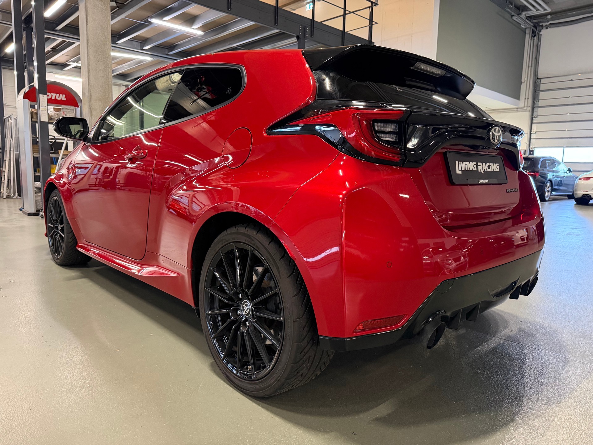 TOYOTA Yaris 1.6 GR Sport-image-2