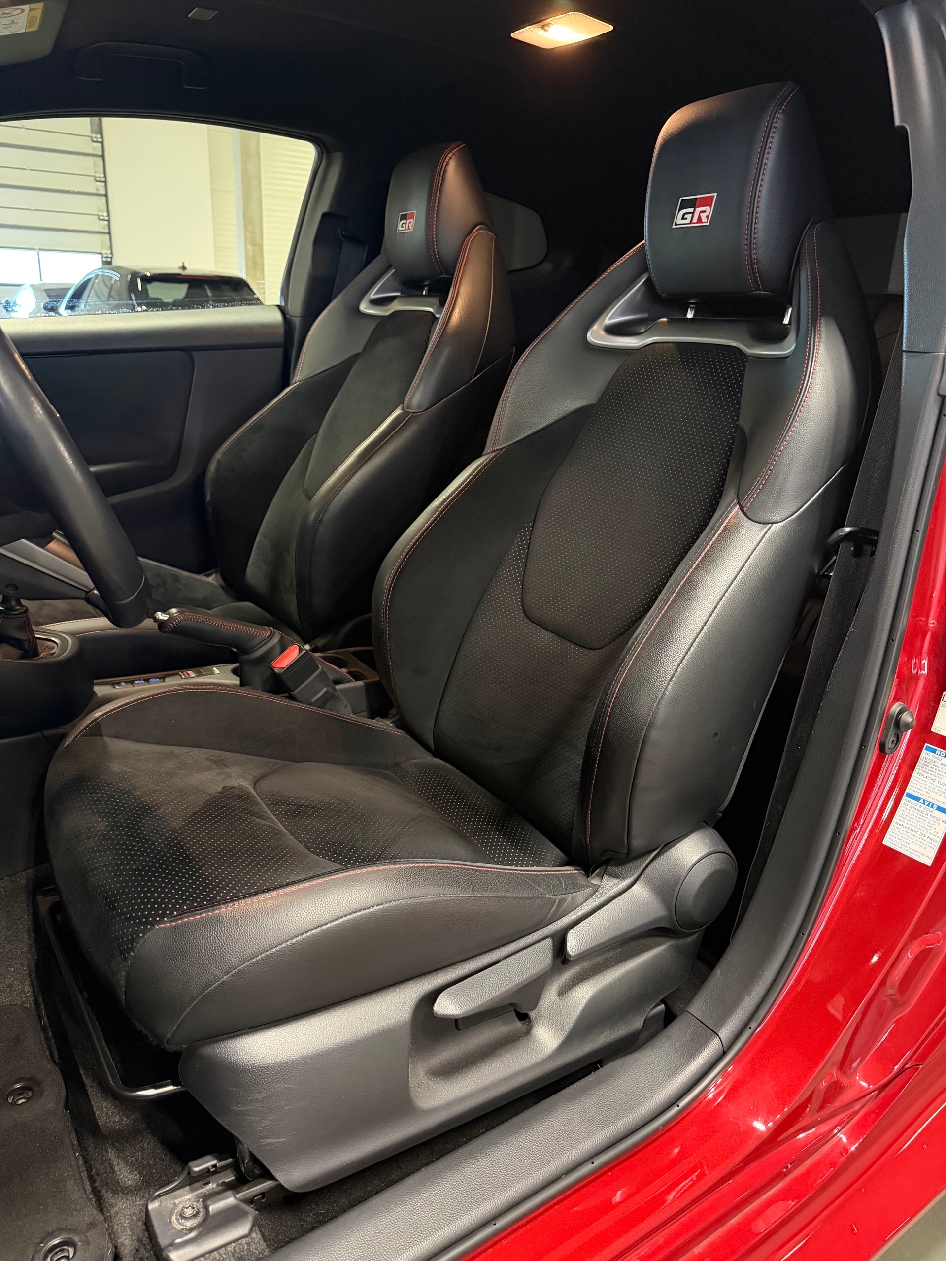 TOYOTA Yaris 1.6 GR Sport-image-9