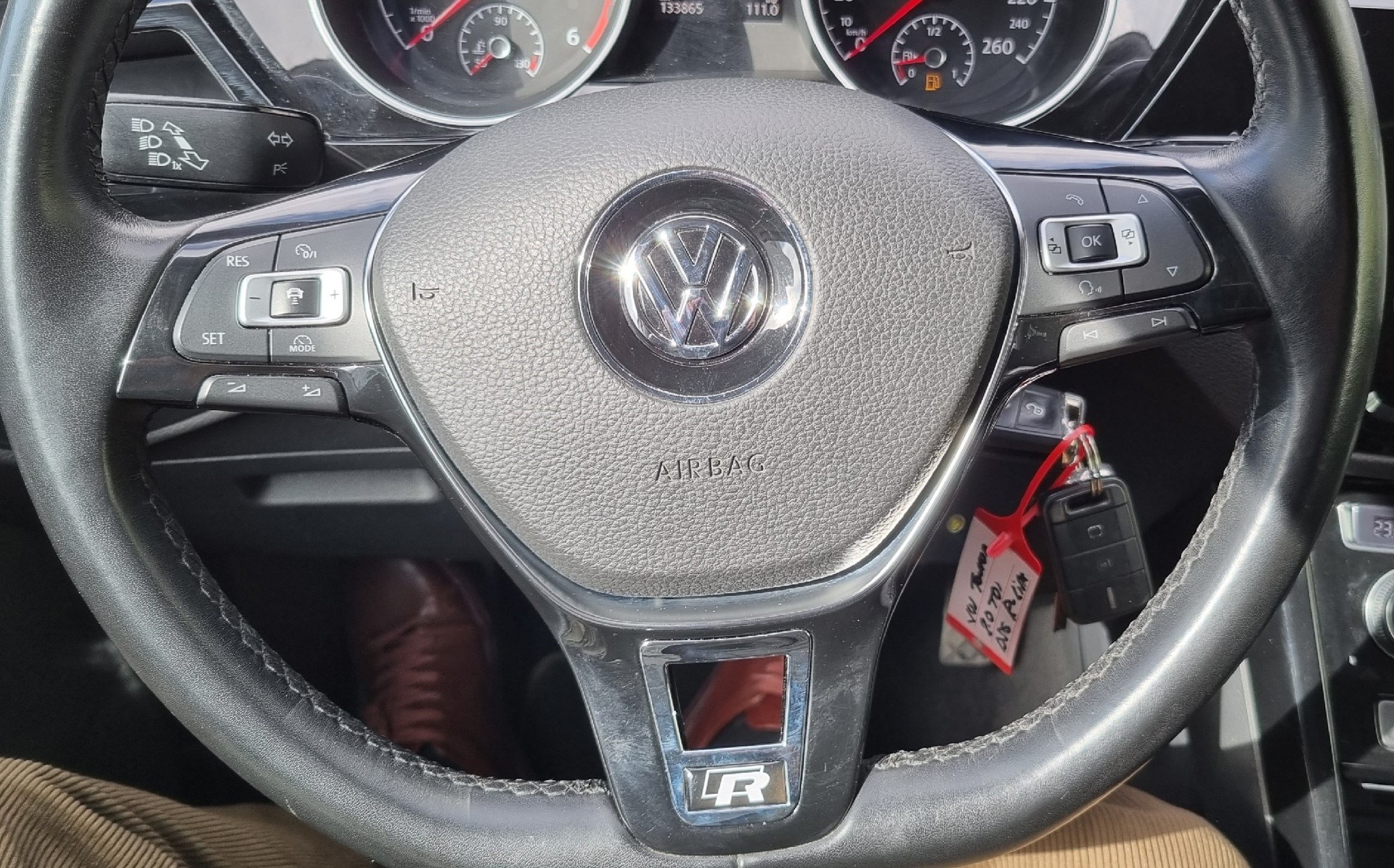 VW Touran 2.0 TDI R-Line BlueMotion Technology DSG-image-10