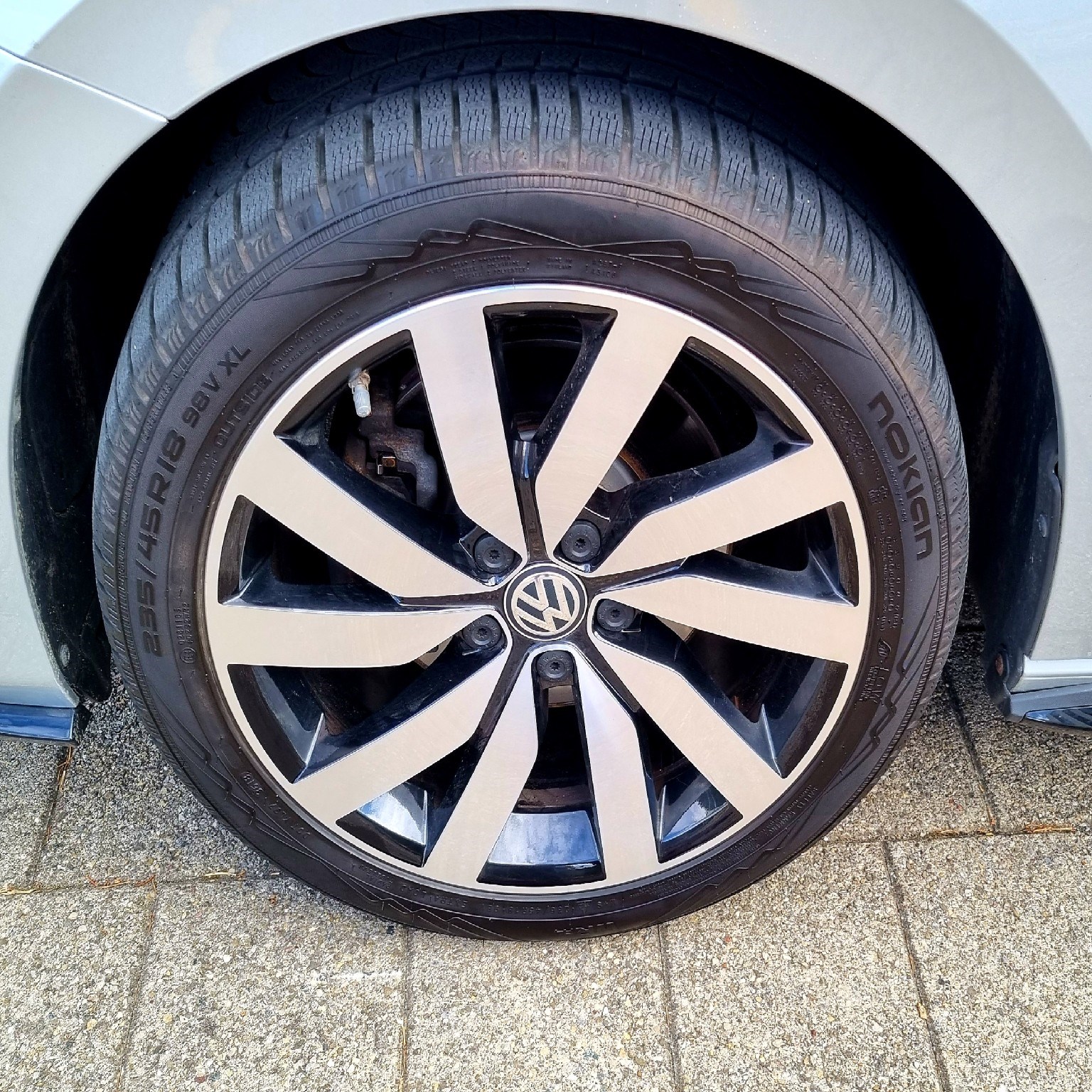 VW Touran 2.0 TDI R-Line BlueMotion Technology DSG-image-12