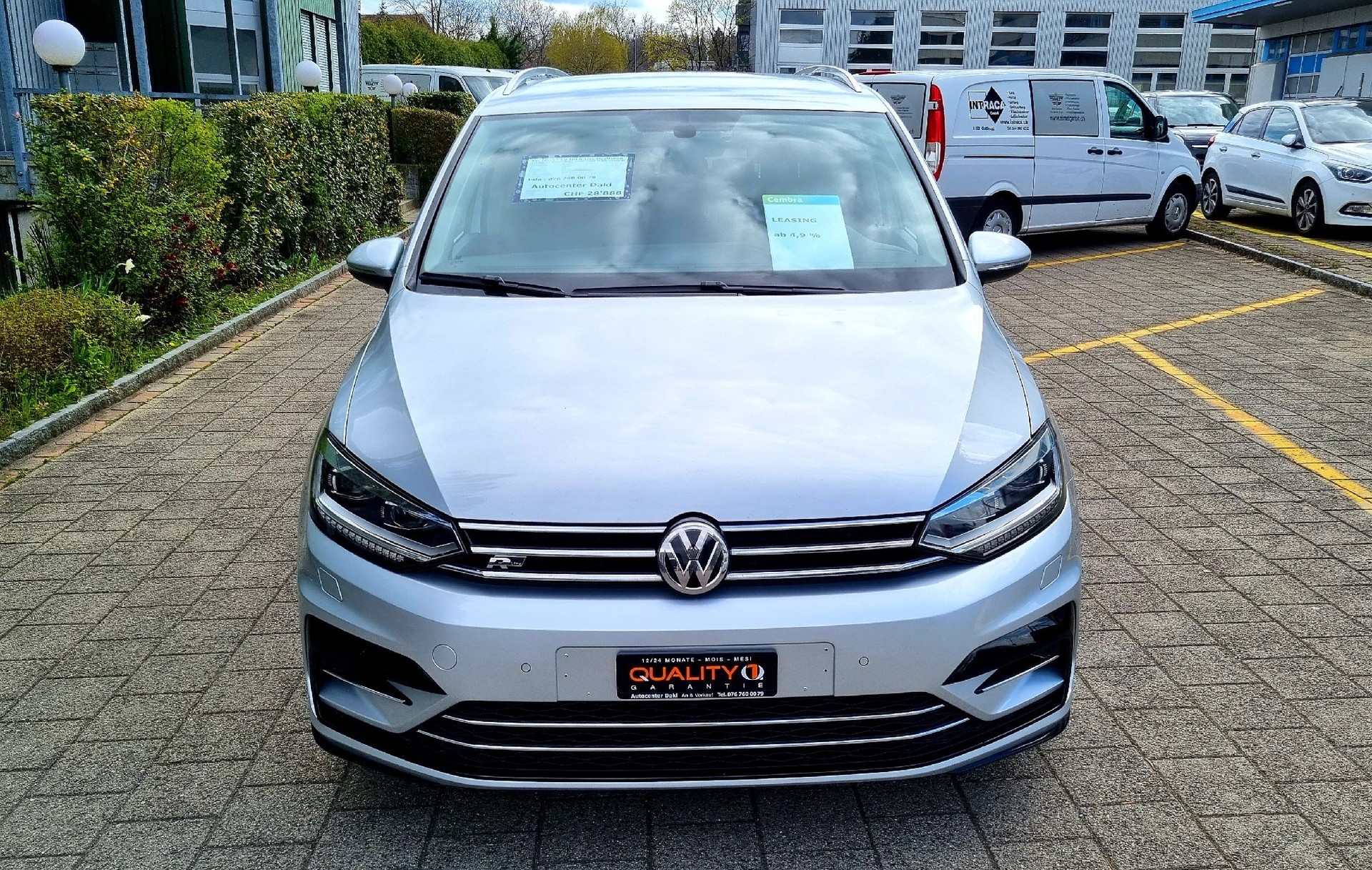 VW Touran 2.0 TDI R-Line BlueMotion Technology DSG-image-14