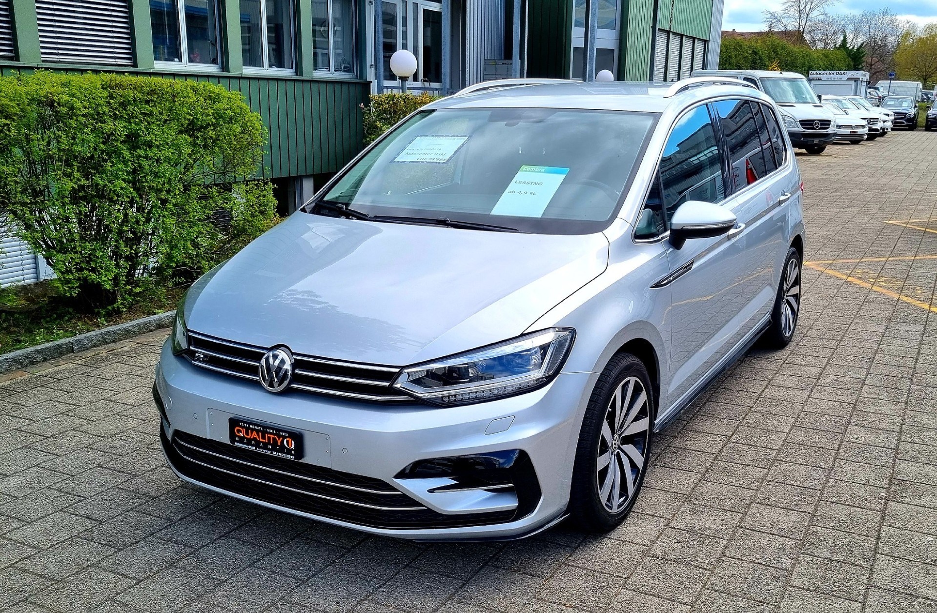 VW Touran 2.0 TDI R-Line BlueMotion Technology DSG-image-0