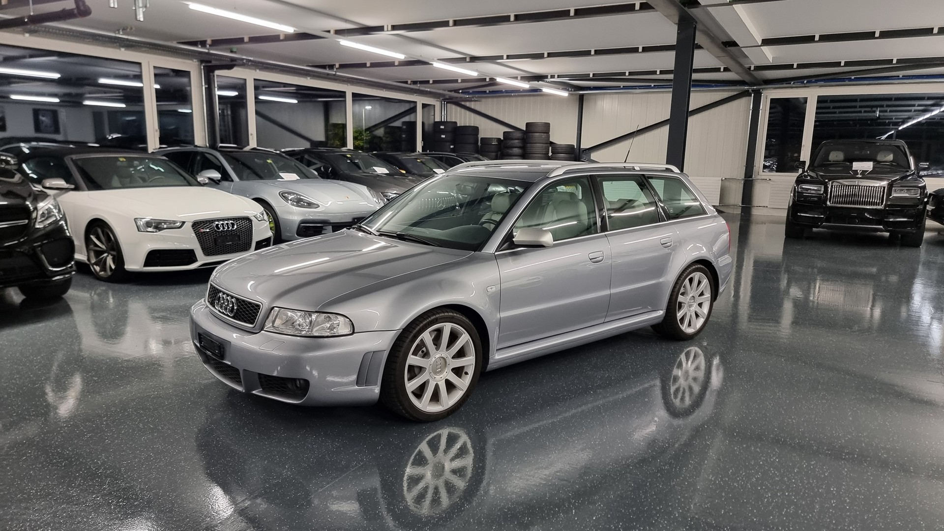 AUDI RS4 Avant quattro-image-3