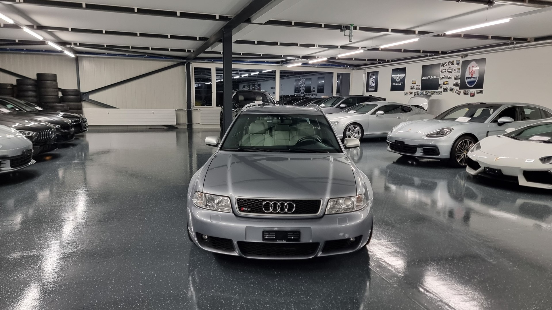 AUDI RS4 Avant quattro-image-5