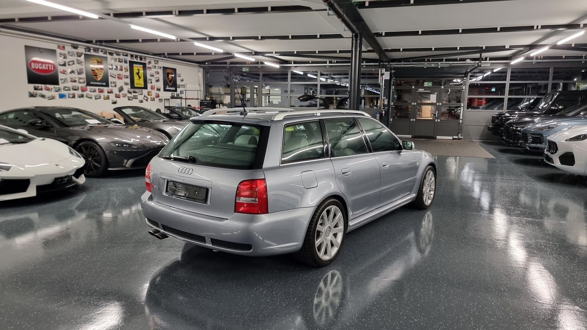 AUDI RS4 Avant quattro-image-10