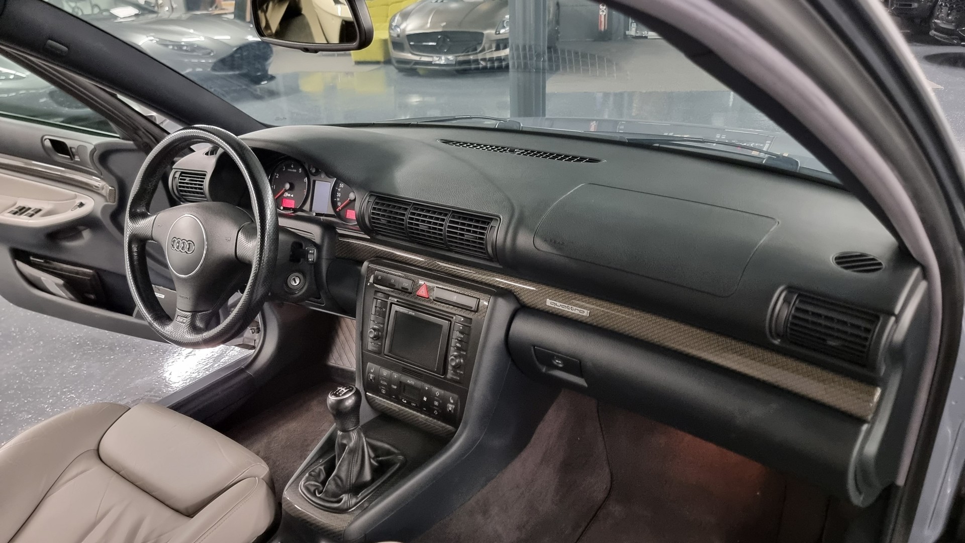 AUDI RS4 Avant quattro-image-15