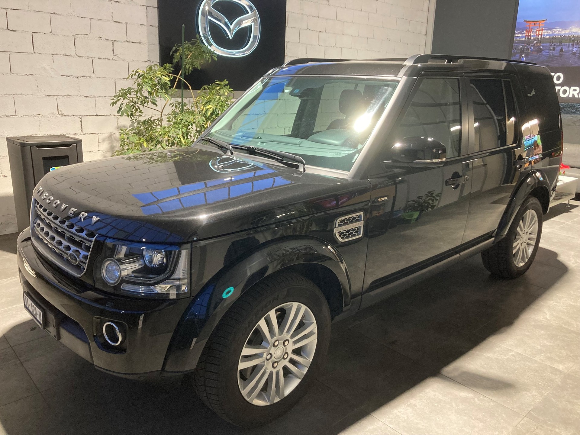 LAND ROVER Discovery 3.0 SDV6 HSE Luxury Automatic-image-2