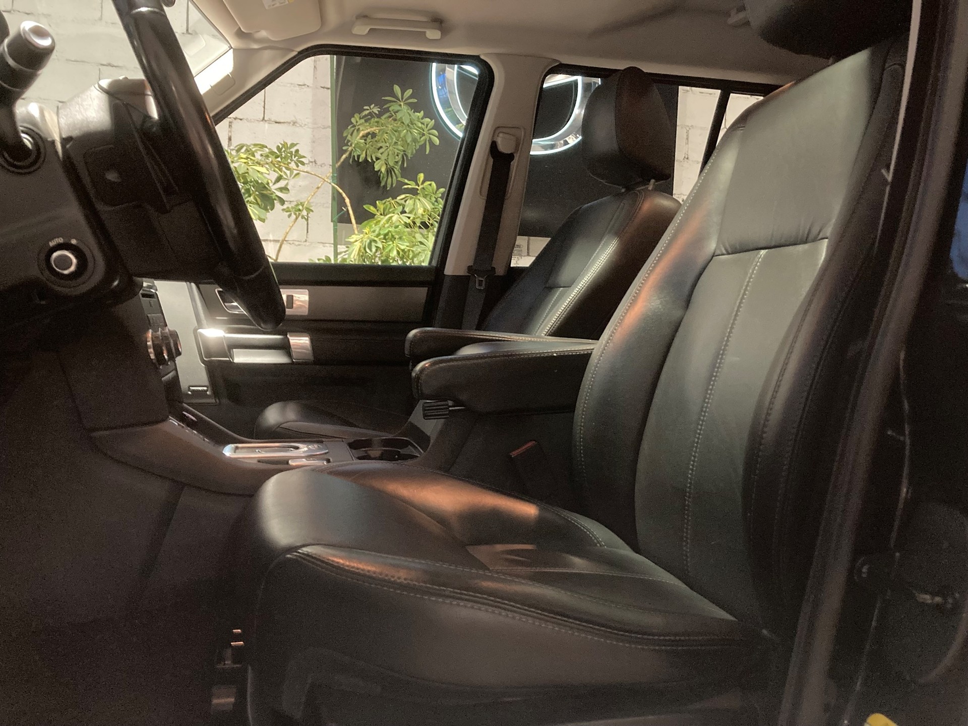 LAND ROVER Discovery 3.0 SDV6 HSE Luxury Automatic-image-6