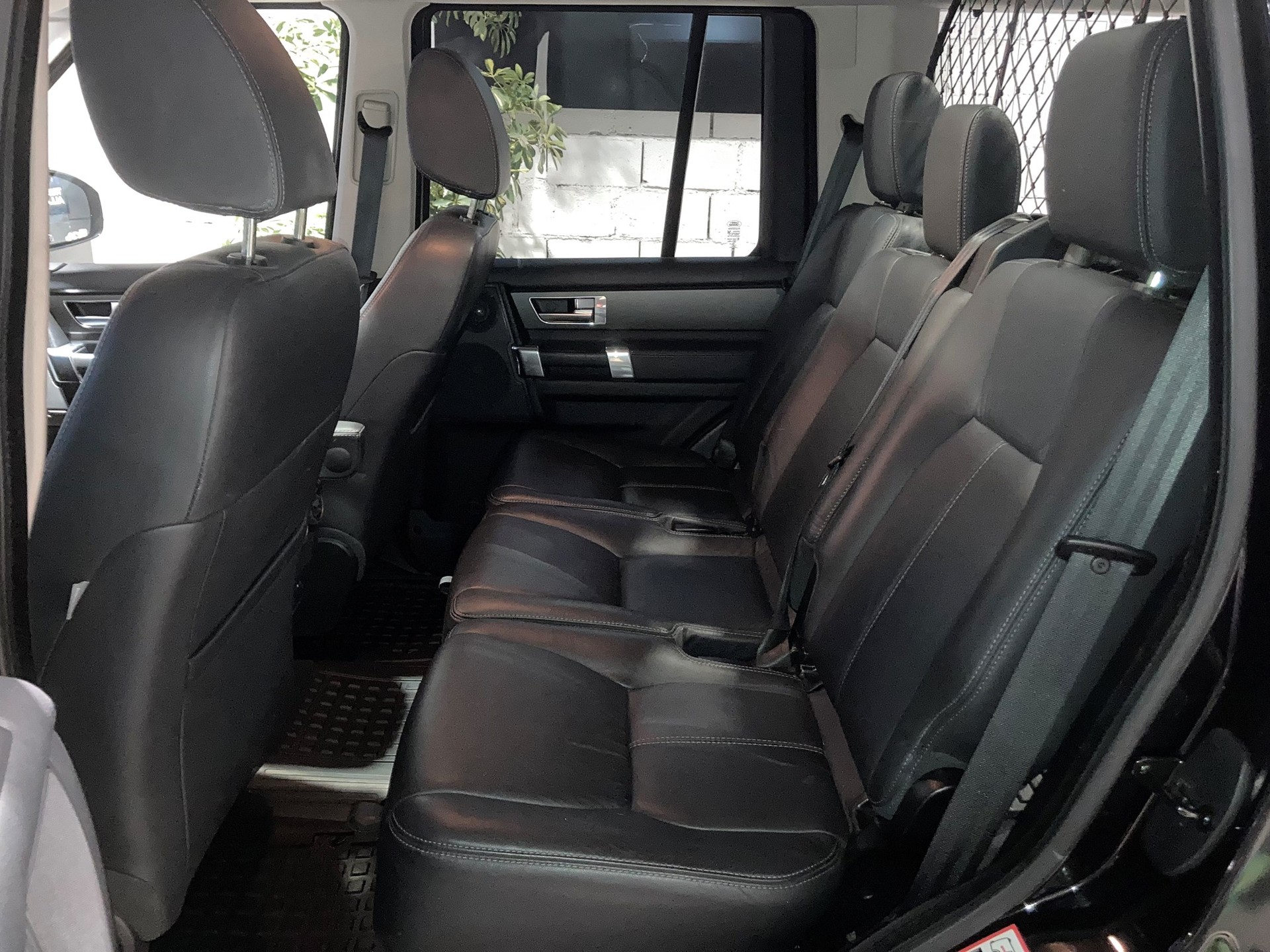 LAND ROVER Discovery 3.0 SDV6 HSE Luxury Automatic-image-7