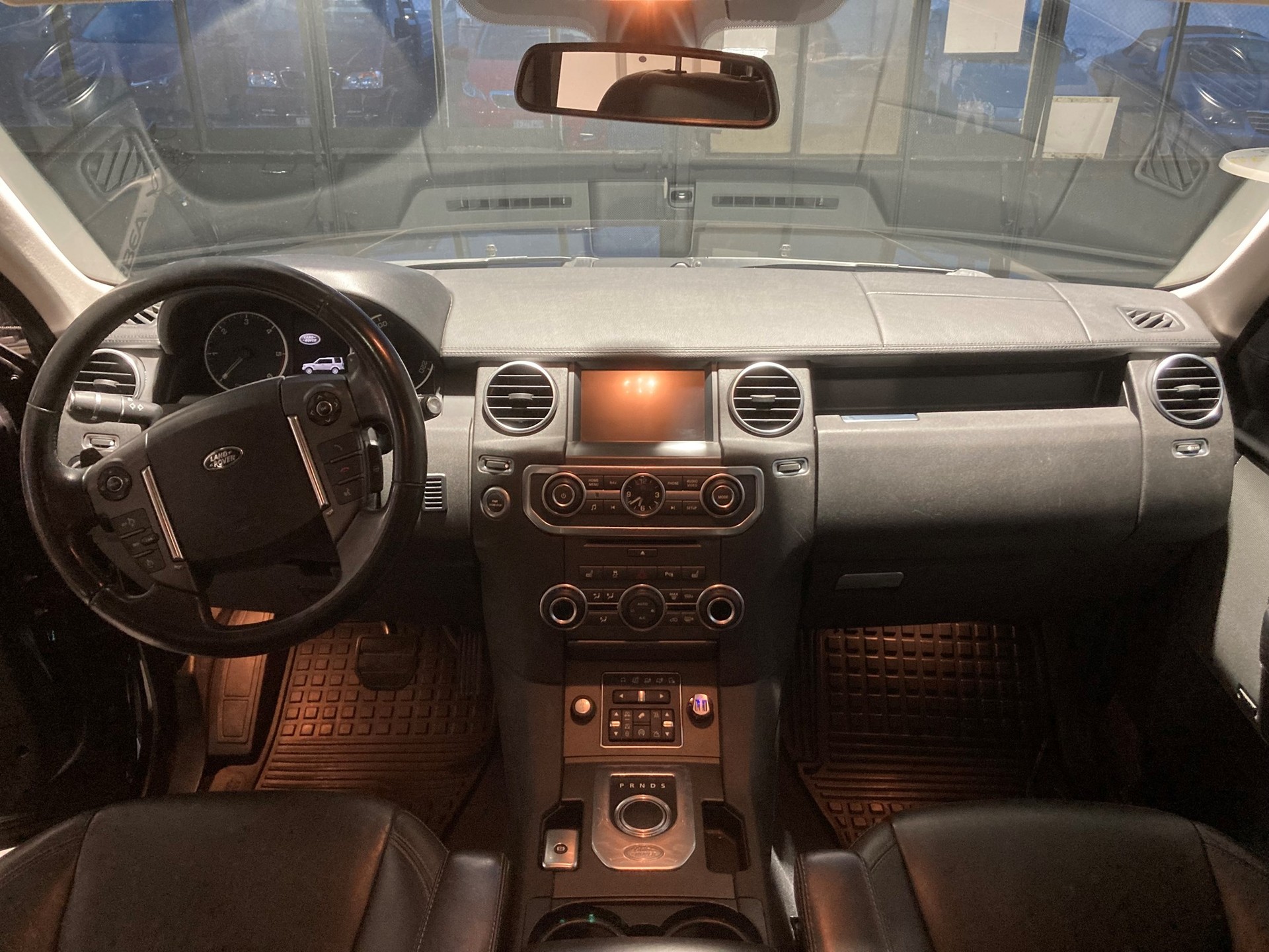 LAND ROVER Discovery 3.0 SDV6 HSE Luxury Automatic-image-8