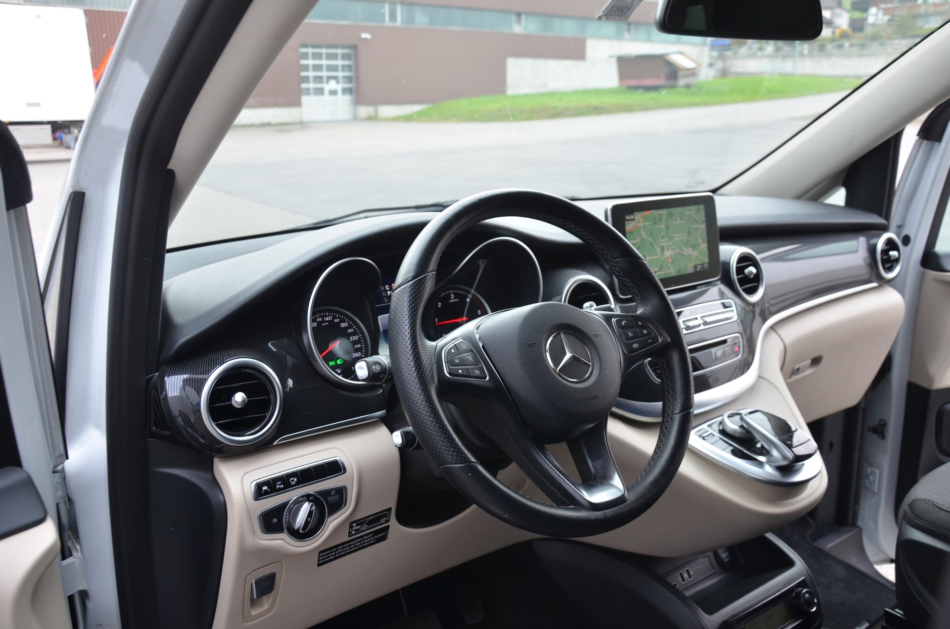 MERCEDES-BENZ Marco Polo 250 d 7G-Tronic-image-10