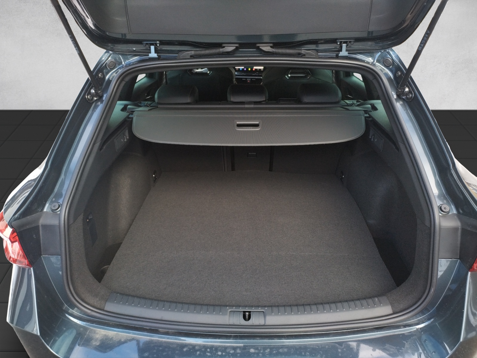 CUPRA LEON ST 1.4 e-HYBRID pHEV Inicio DSG-image-10