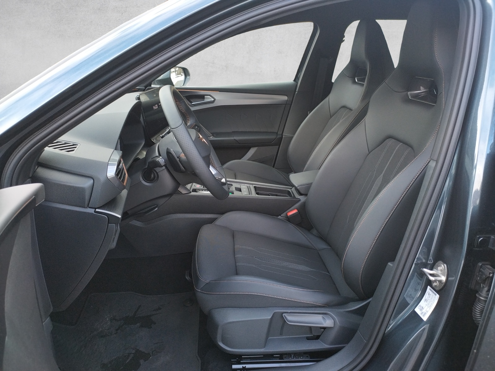 CUPRA LEON ST 1.4 e-HYBRID pHEV Inicio DSG-image-5