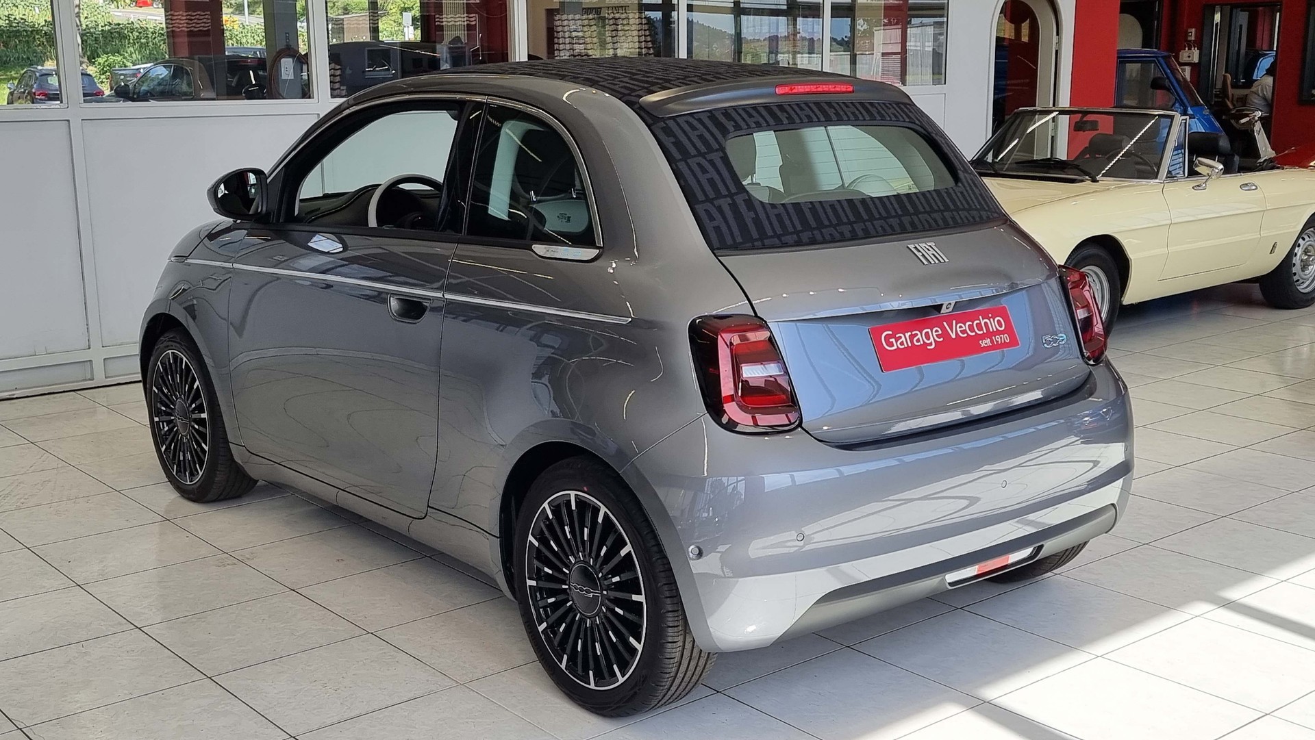 FIAT 500 Cabrio La Prima by Bocelli Top 42 KWh 118 PS-image-4