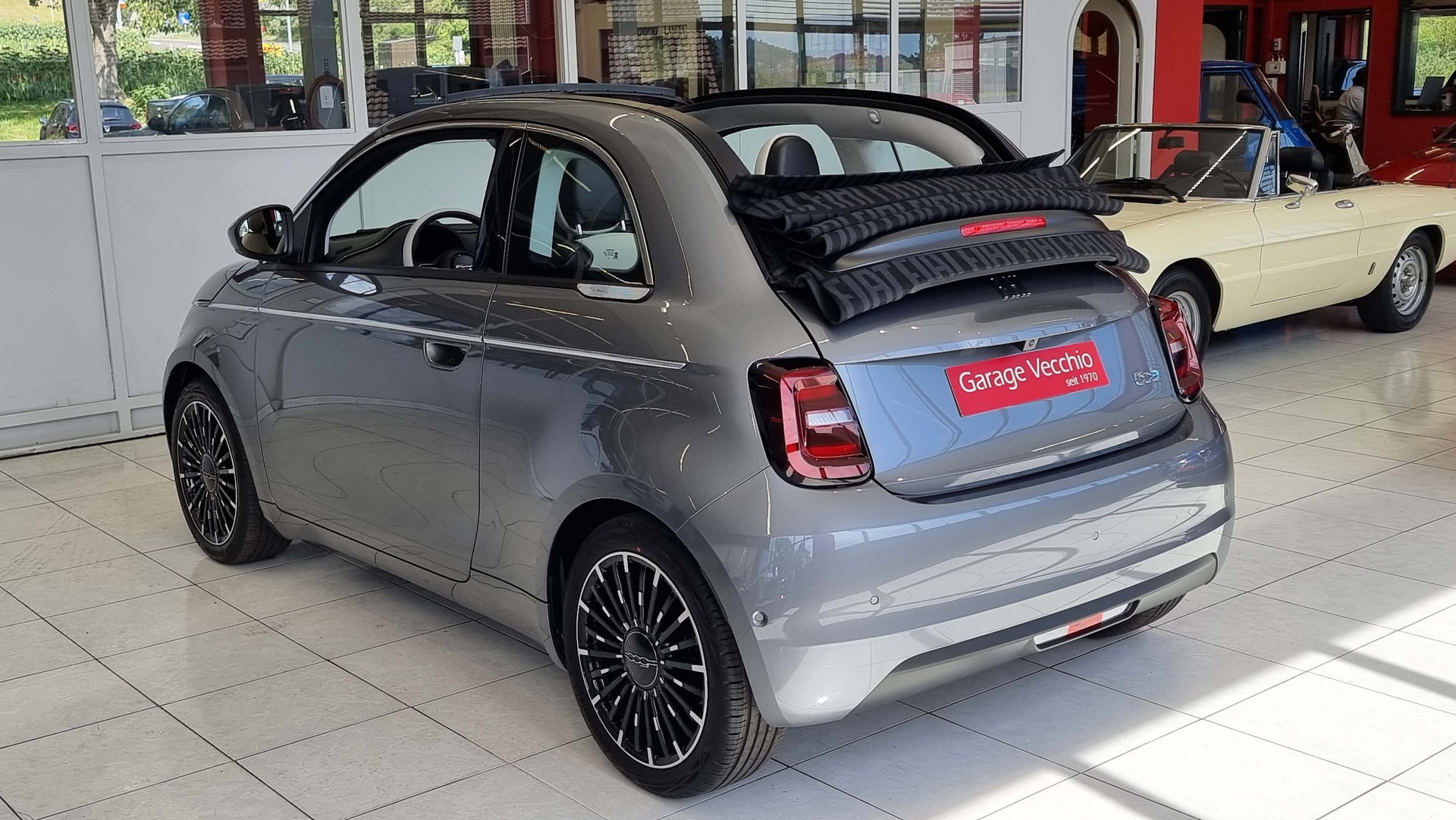 FIAT 500 Cabrio La Prima by Bocelli Top 42 KWh 118 PS-image-3