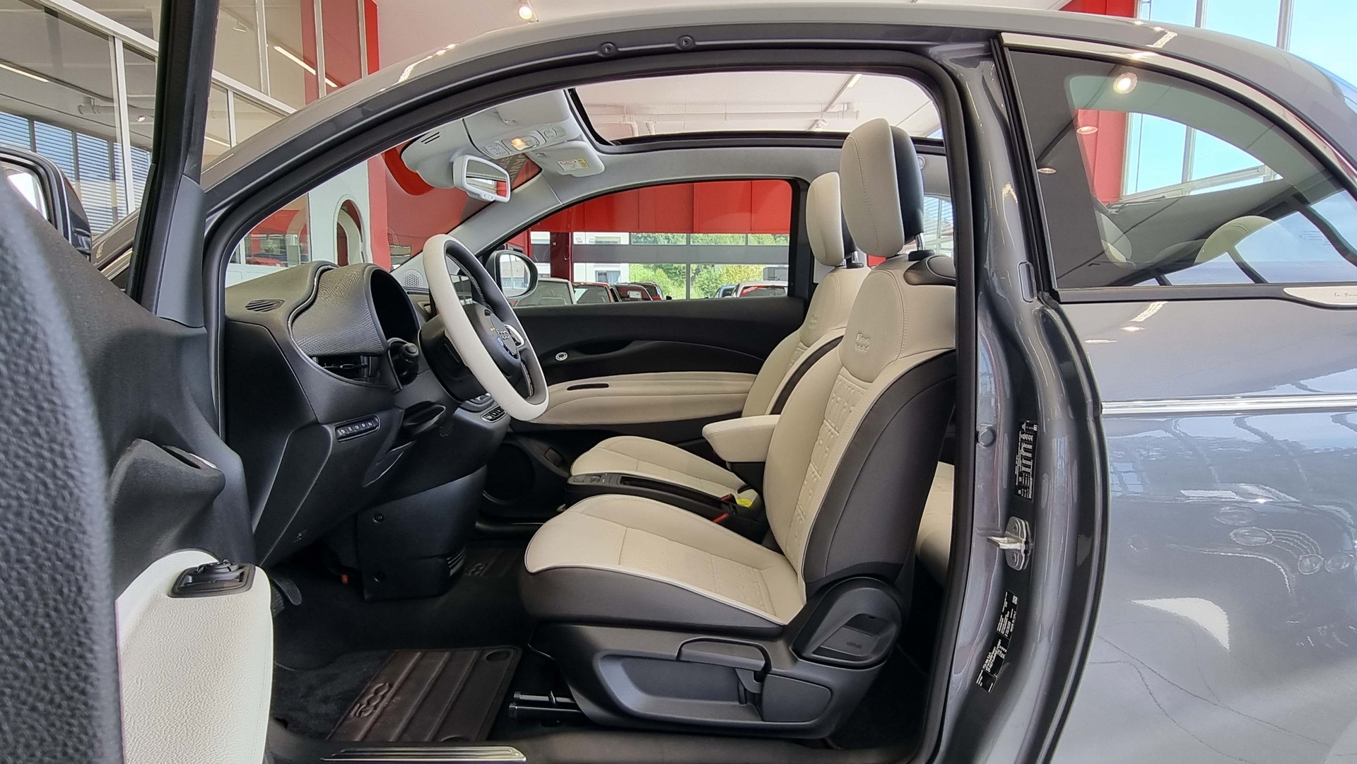 FIAT 500 Cabrio La Prima by Bocelli Top 42 KWh 118 PS-image-13