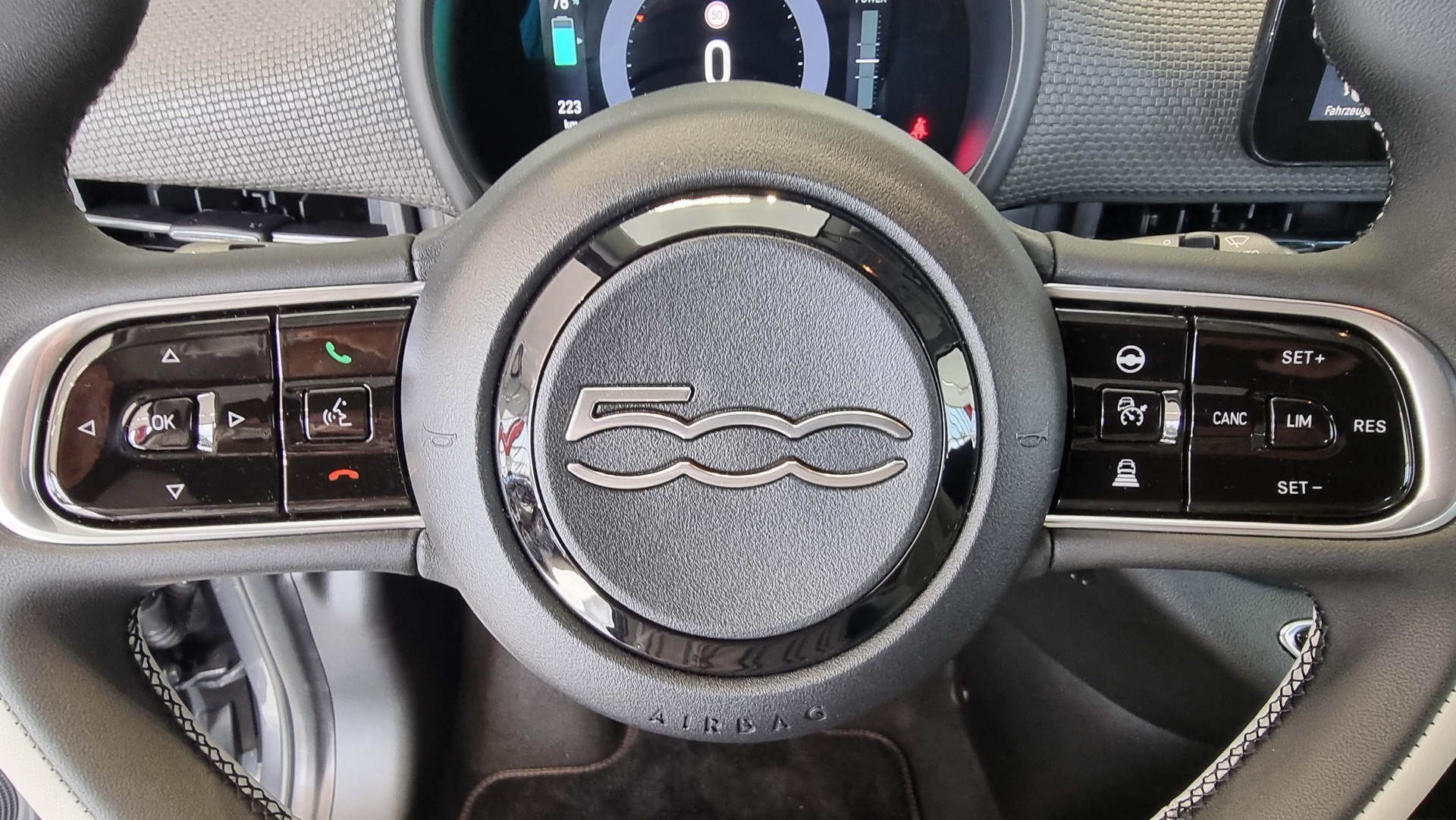 FIAT 500 Cabrio La Prima by Bocelli Top 42 KWh 118 PS-image-9