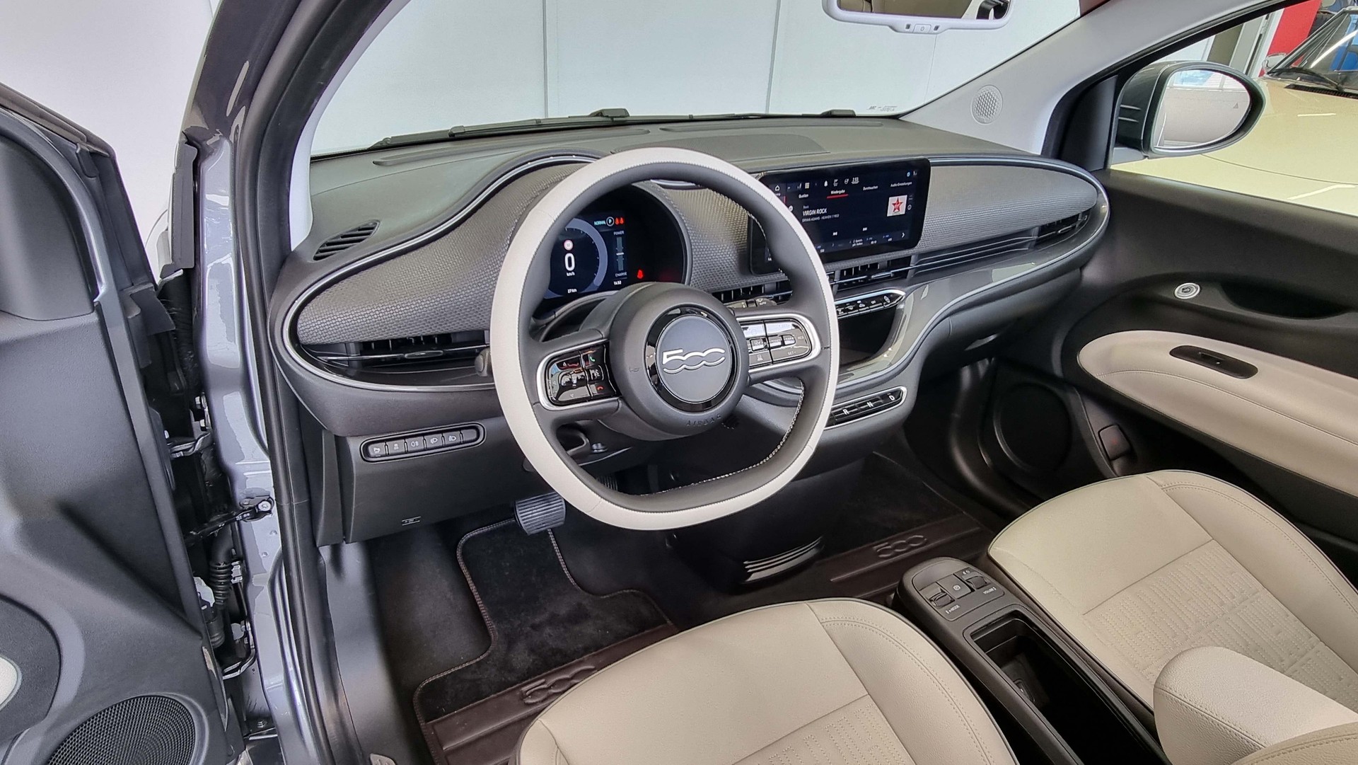 FIAT 500 Cabrio La Prima by Bocelli Top 42 KWh 118 PS-image-14