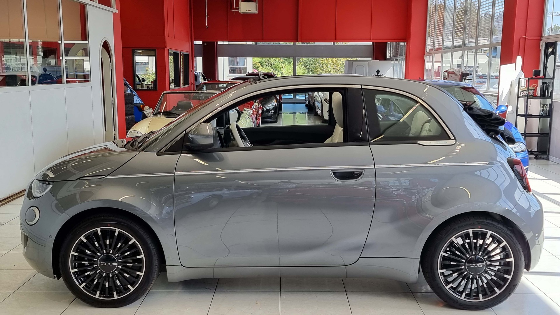 FIAT 500 Cabrio La Prima by Bocelli Top 42 KWh 118 PS-image-2