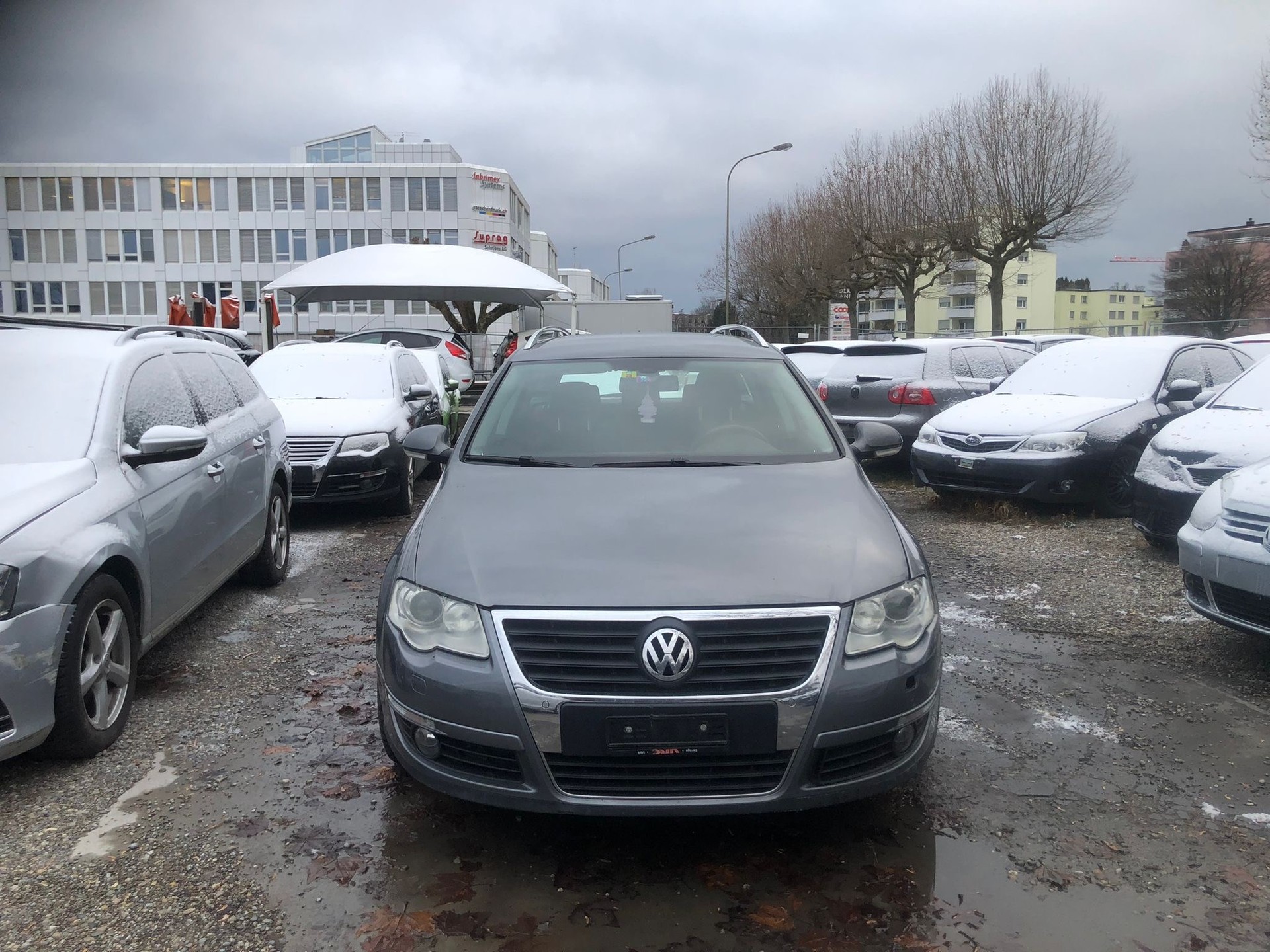 VW Passat Variant 2.0 TDI Trendline-image-0