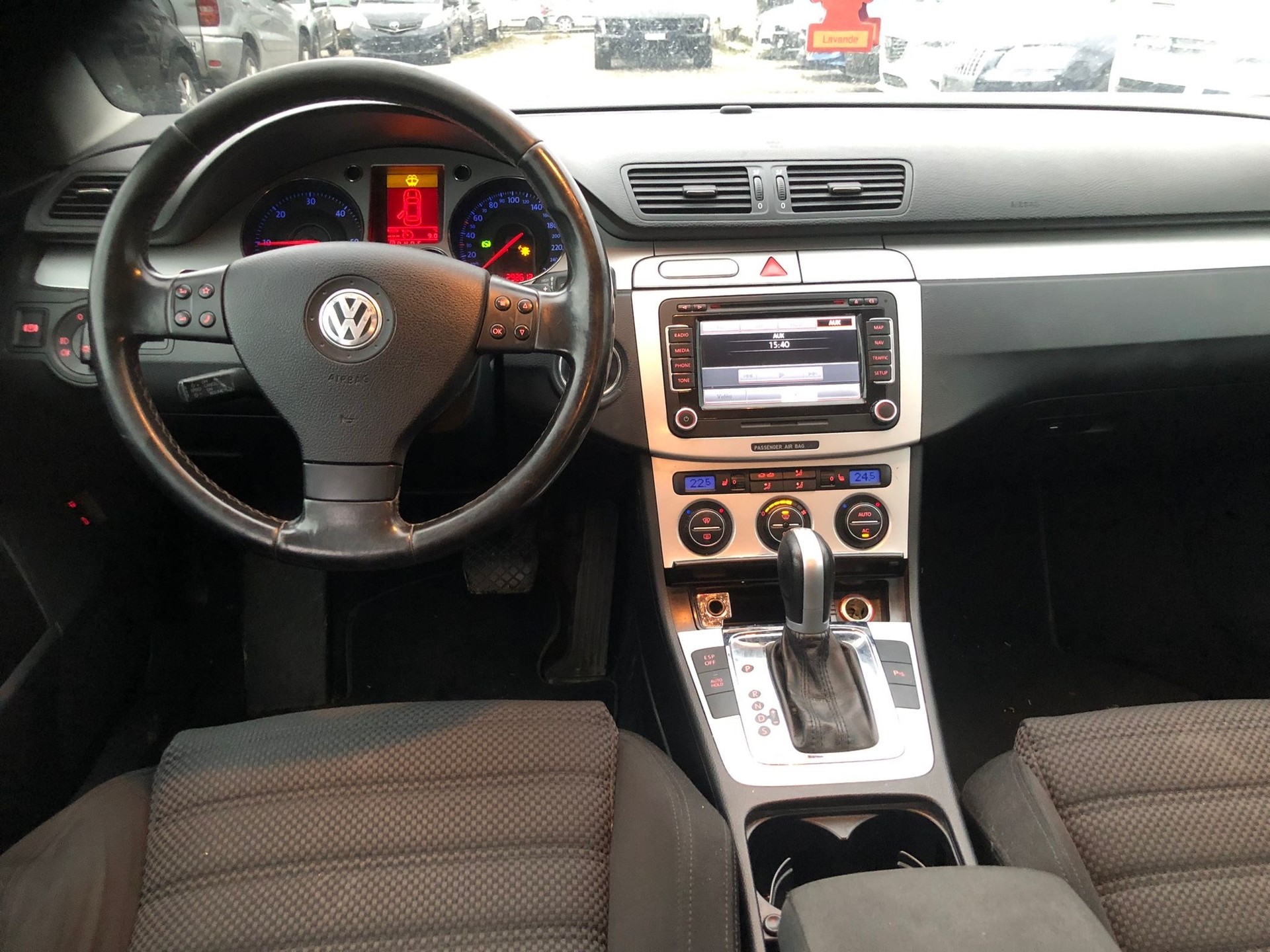VW Passat Variant 2.0 TDI Trendline-image-11