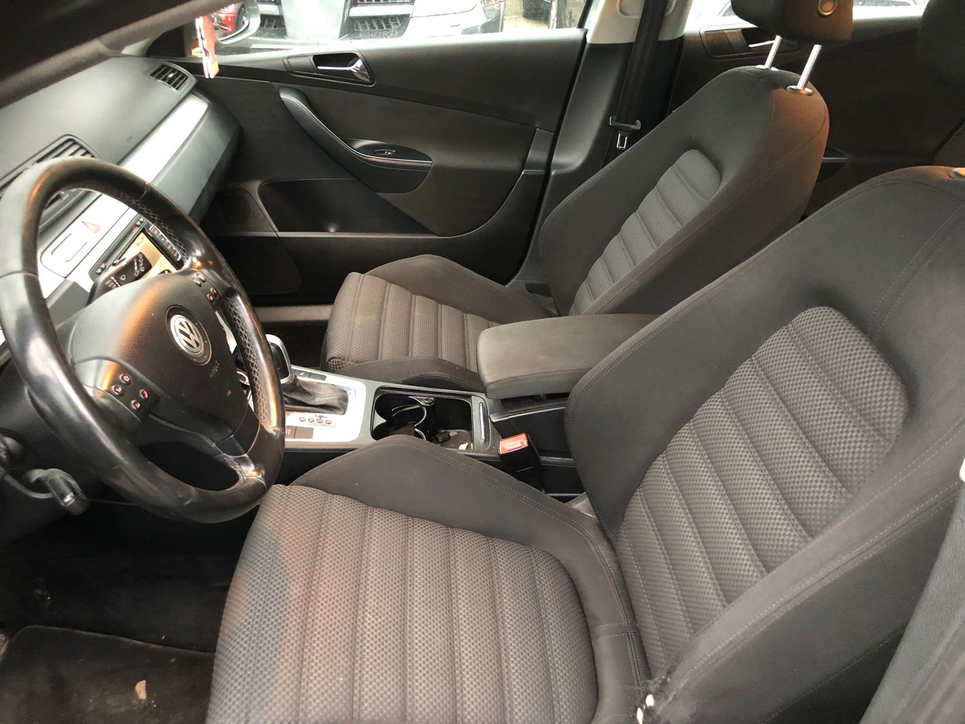 VW Passat Variant 2.0 TDI Trendline-image-12