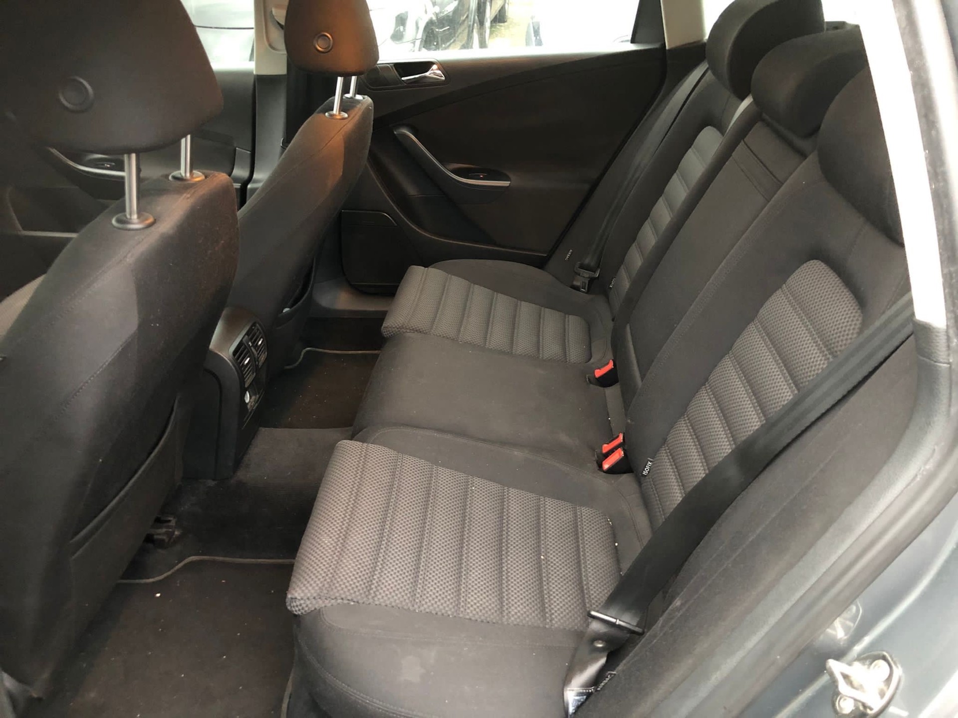 VW Passat Variant 2.0 TDI Trendline-image-13