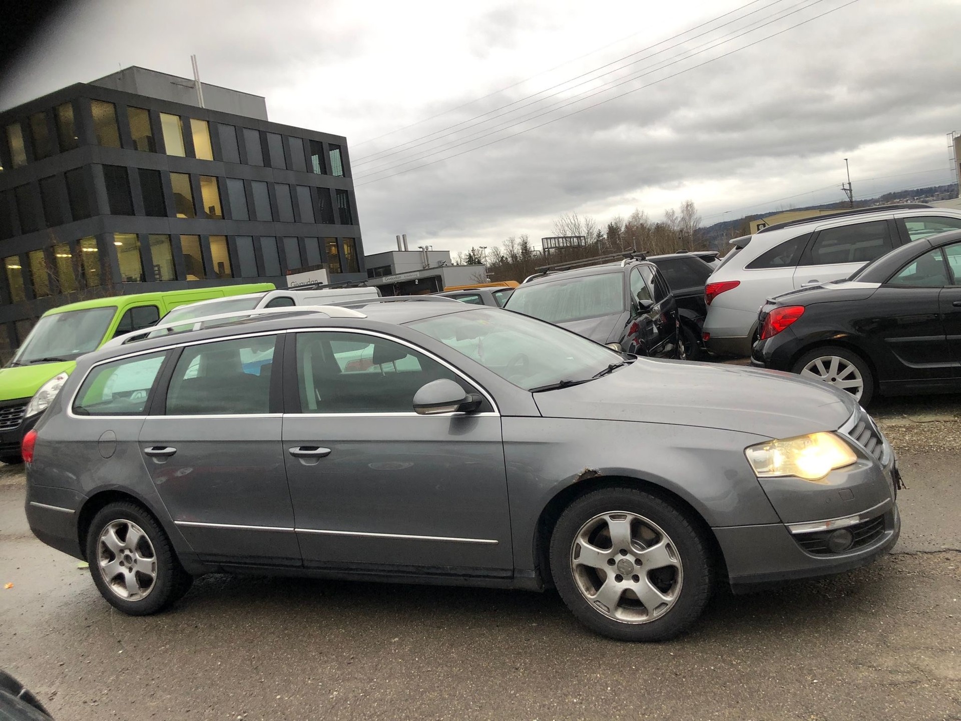VW Passat Variant 2.0 TDI Trendline-image-5