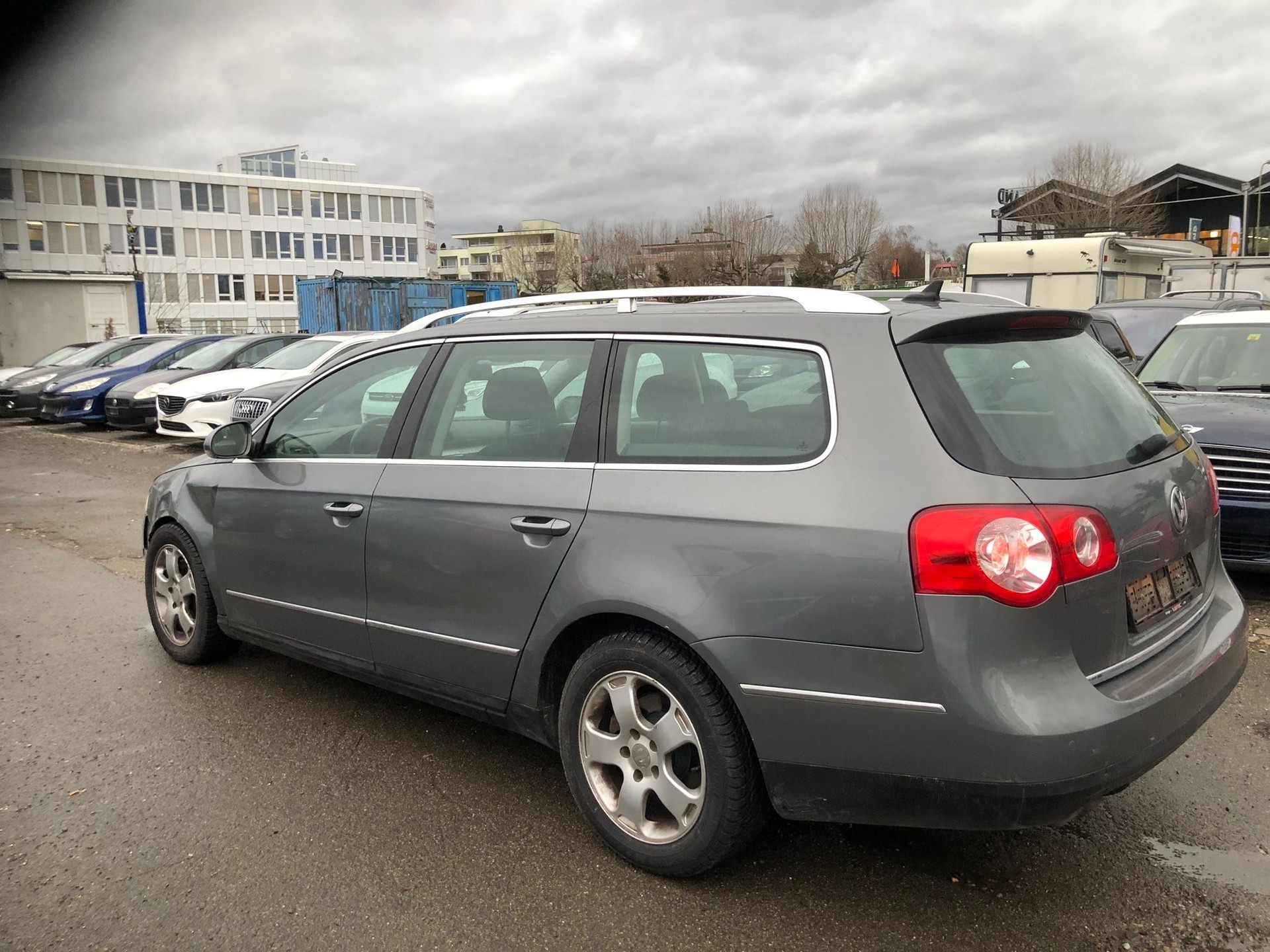 VW Passat Variant 2.0 TDI Trendline-image-9